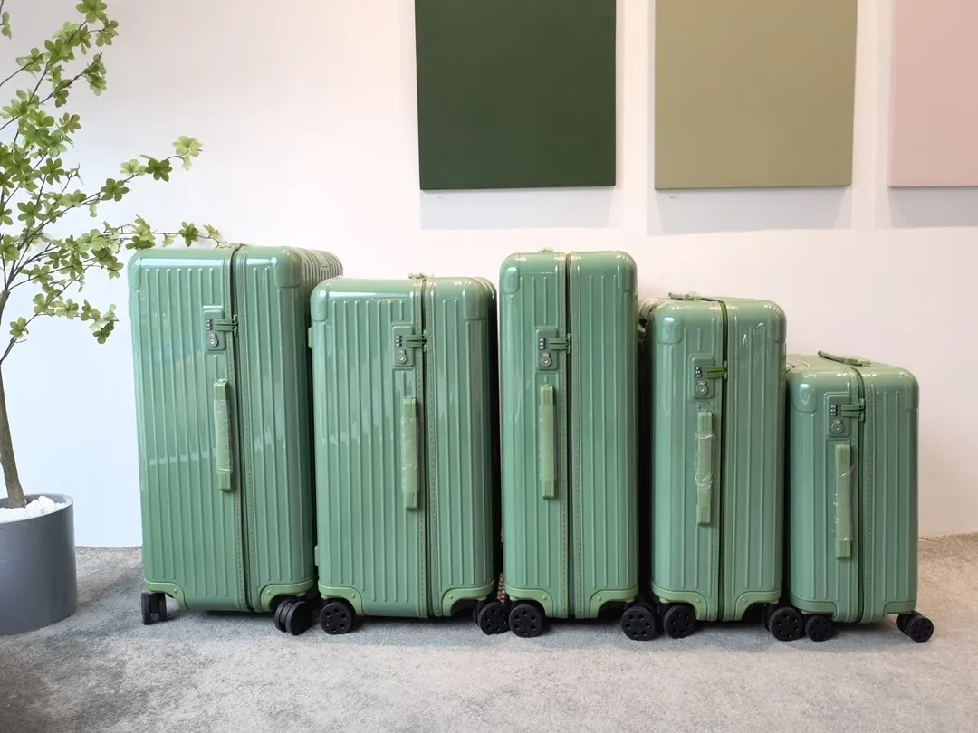 黑色 白色 新版升级 RIMOWA日默瓦 Trunk 行李箱 旅行拉杆款 輕便出行款