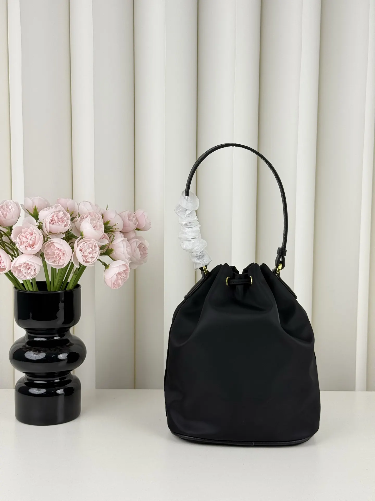 Prada Re-Nylon 尼龙 三角标 水桶包