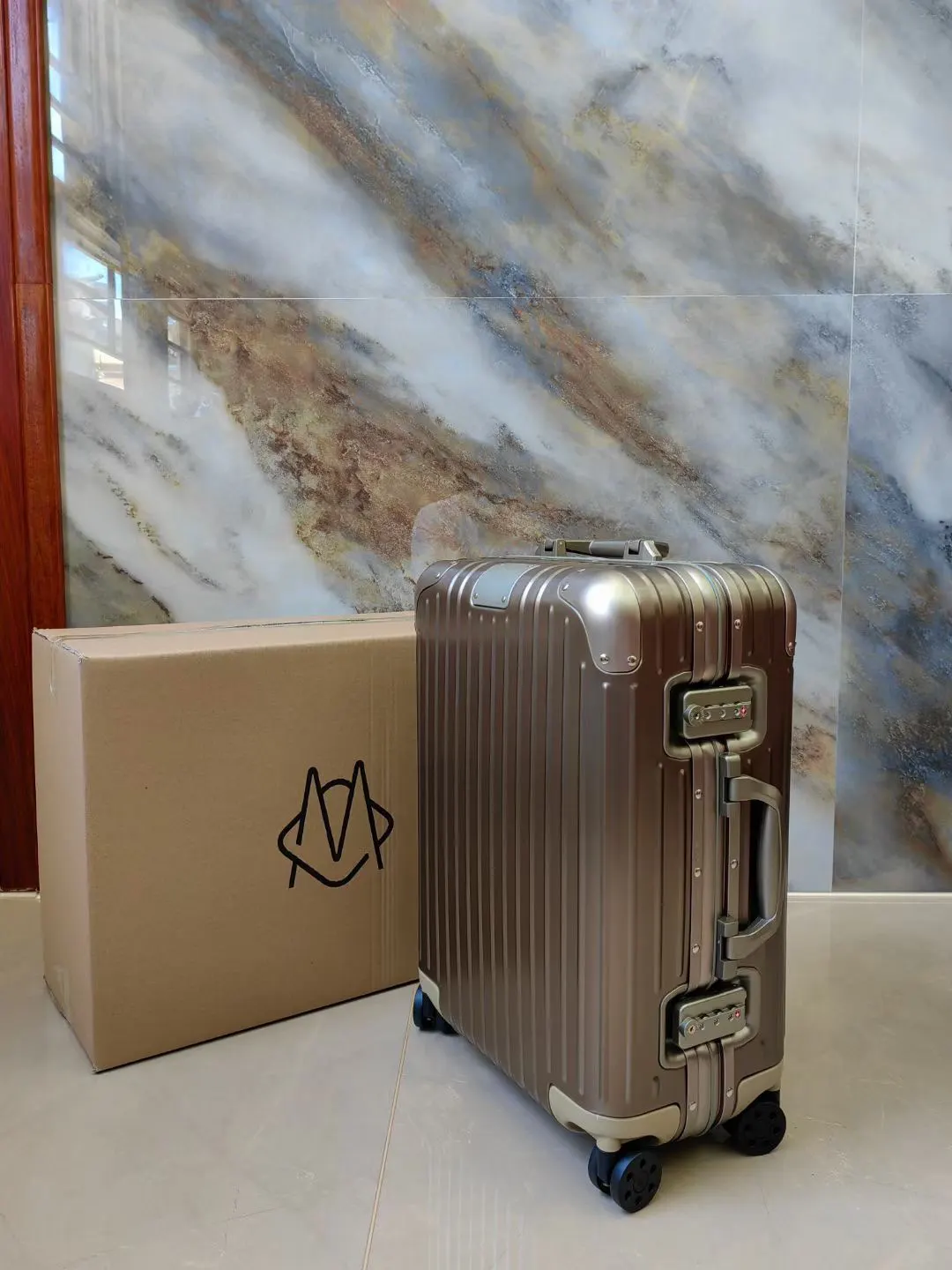 黑色 灰色 Original 系列 全新 系终于来啦 行李箱 旅行拉杆款 輕便出行款