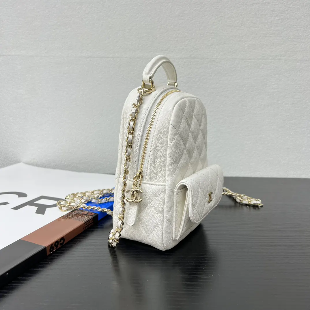 CHANEL 白色牛皮翻盖链条包 金扣款