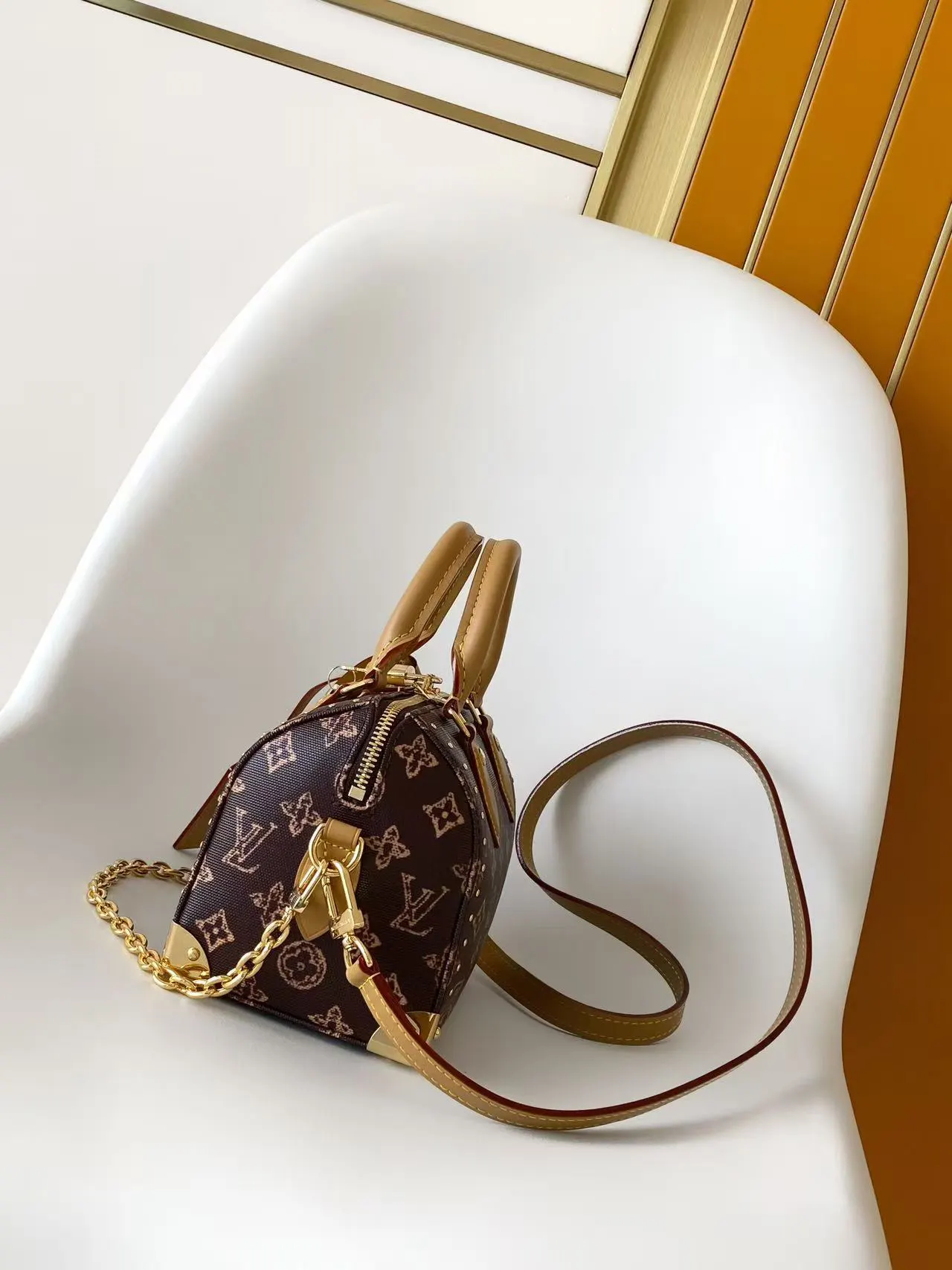 Louis Vuitton Chain Bag Leather