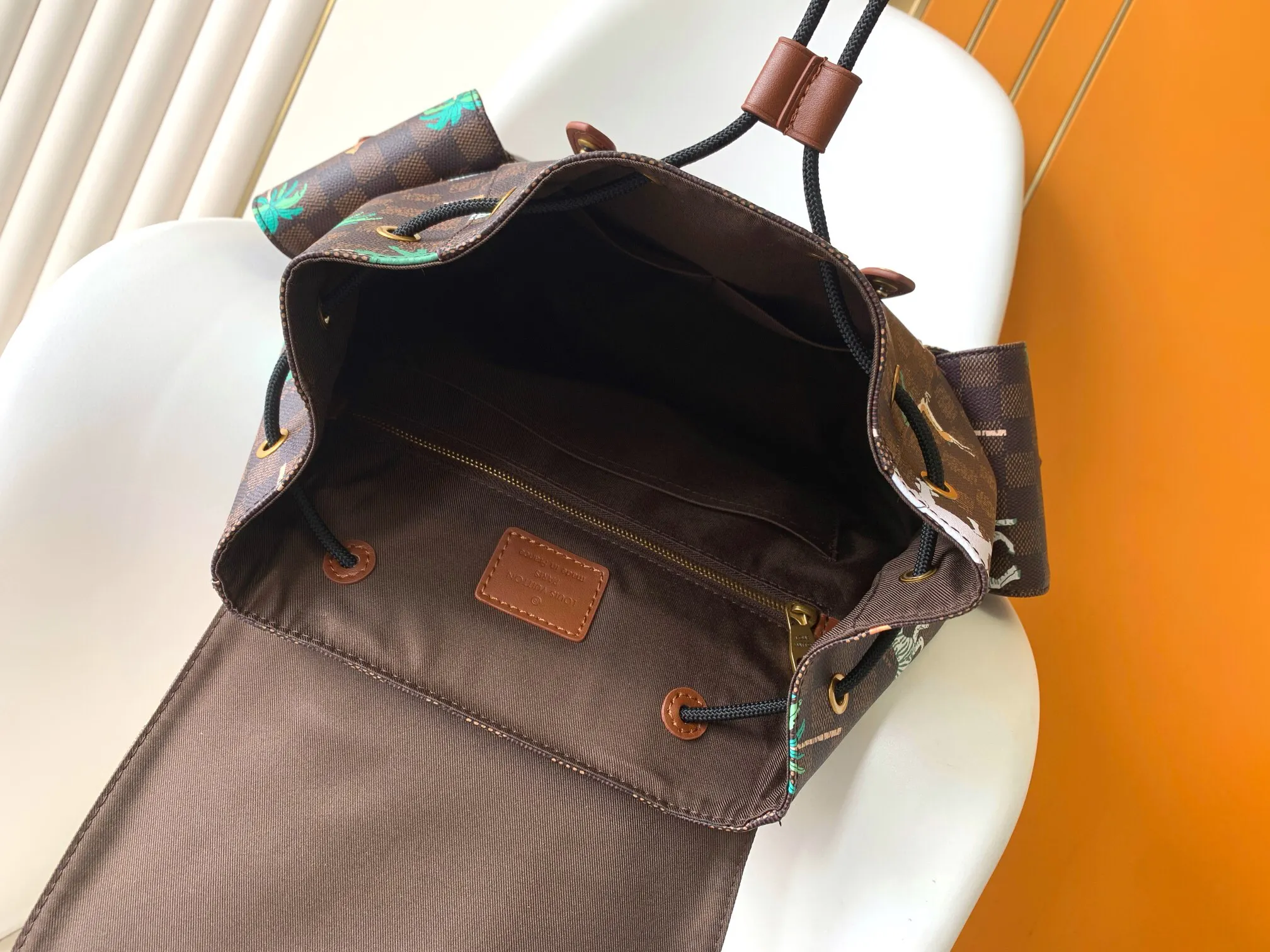 LV Christopher blue Monogram, backpack Image 8 LV Christopher blue Monogram, backpack Image 8