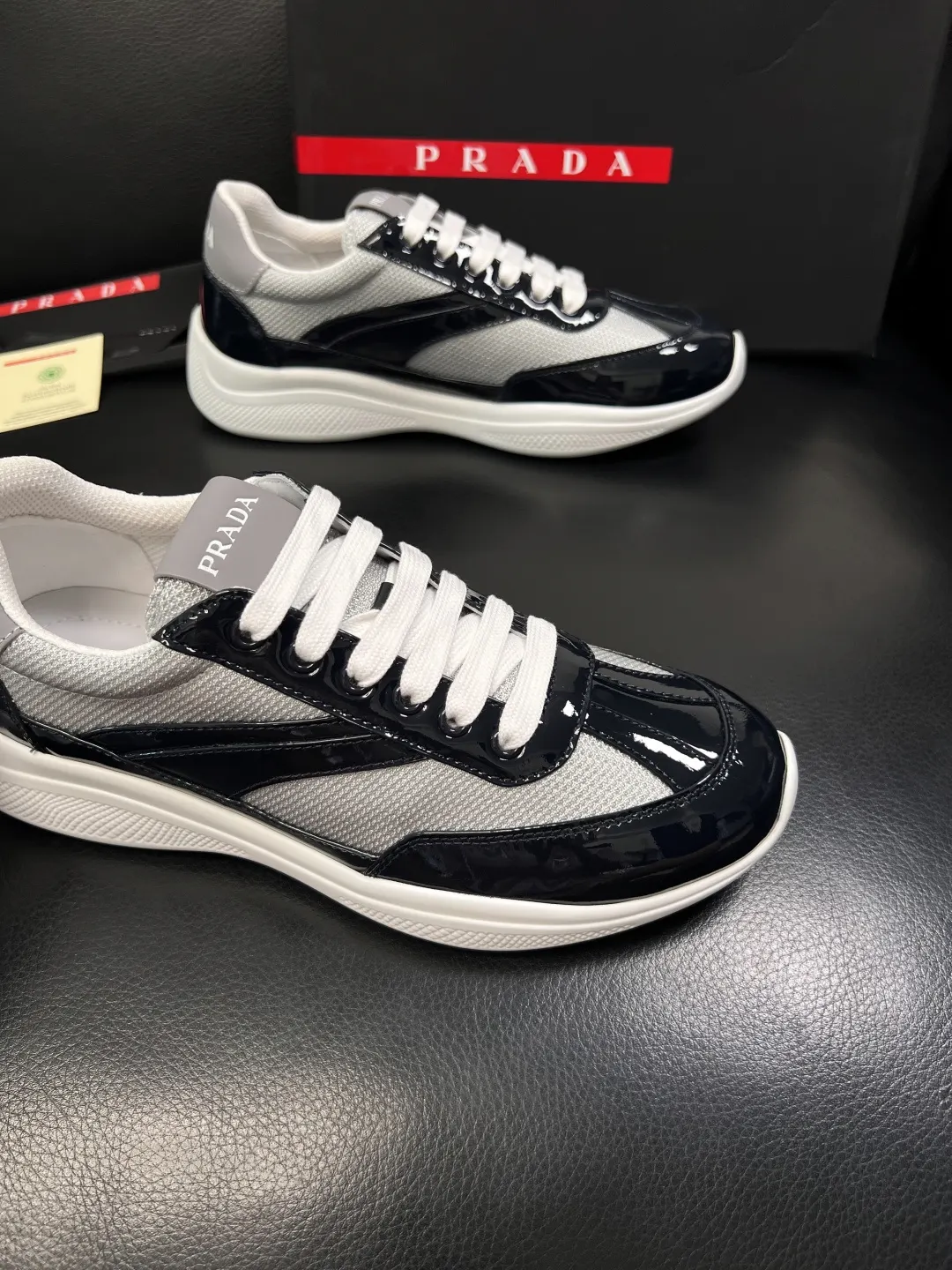 PRADA 牛皮 休闲鞋 舒适百搭款