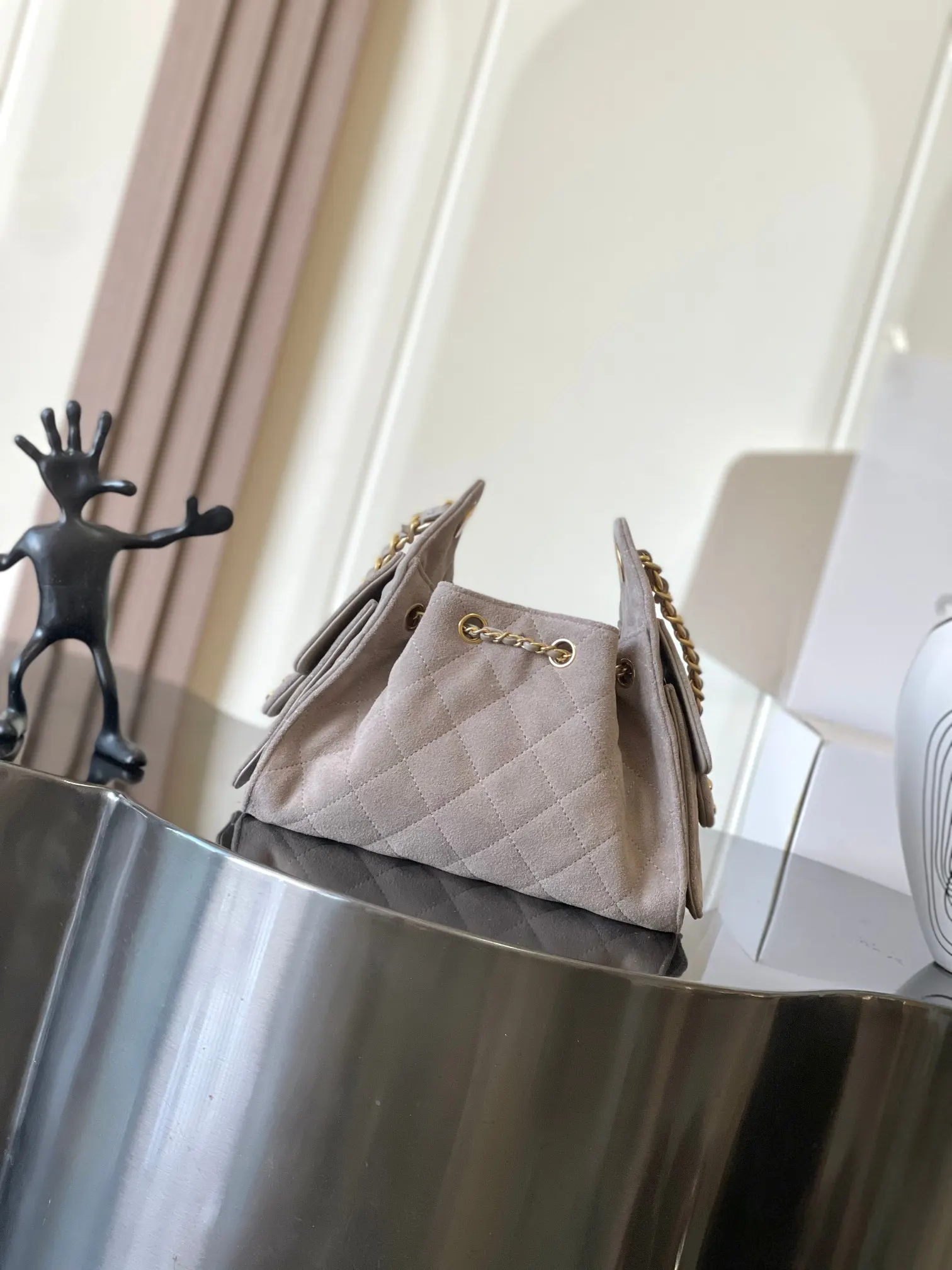 Chanel 米白色牛皮Hobo腋下包 金链