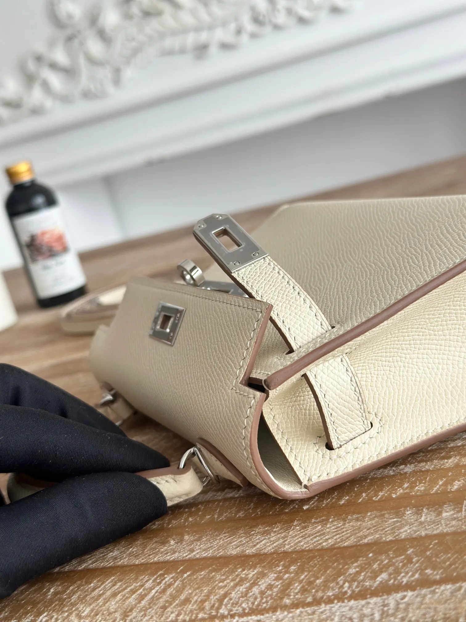 Hermès Kelly 奶昔白 Epsom掌纹牛皮 斜挎包 19cm