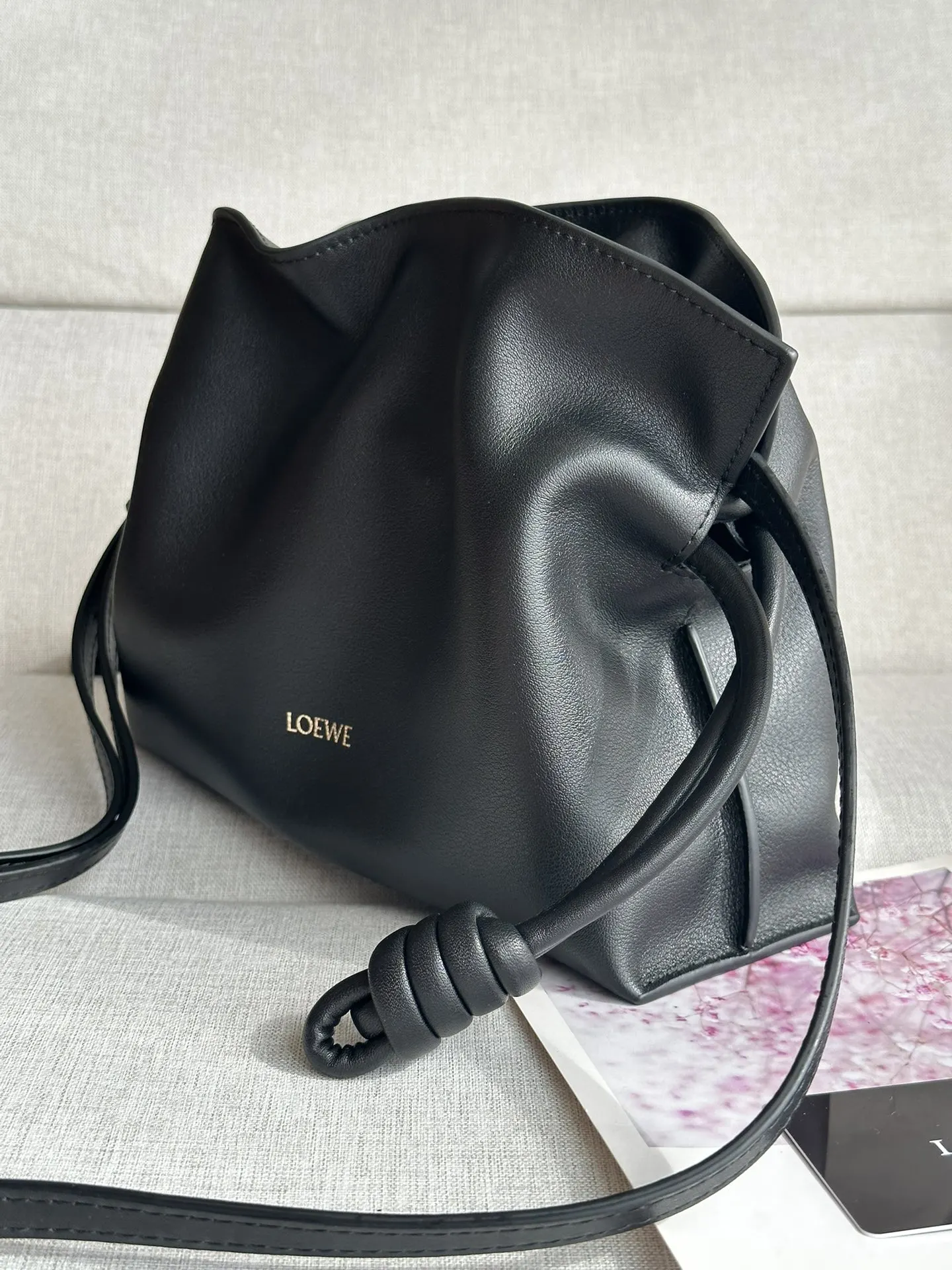 Loewe 金色 牛皮 手拿包 精致手拿款