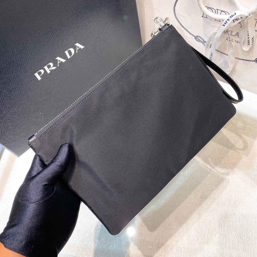 Prada Re-Nylon 黑色 皮革 手拿包