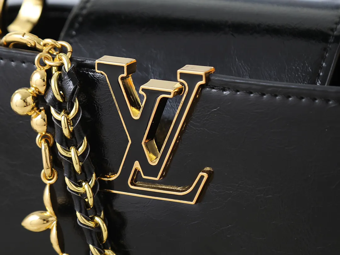 LV Capucines 牛皮 链条包 精致链条款
