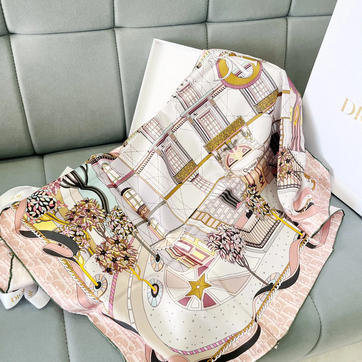Dior 黑色 金色 粉色 老花 丝巾 优雅搭配