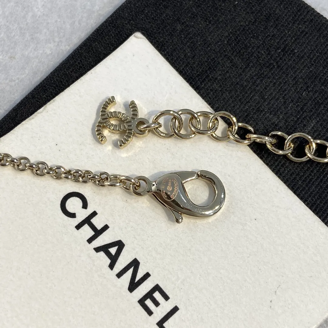 Chanel 爱心 水晶 项链 精致锁骨链