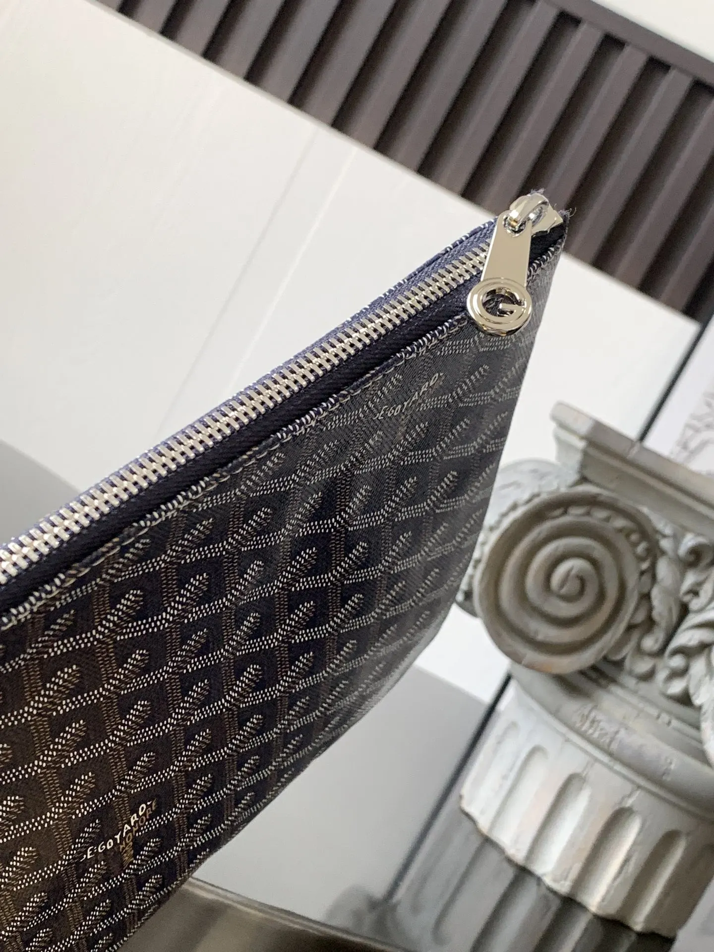 Goyard 深藍 鼎鼎戈雅 手拿包 精致手拿款