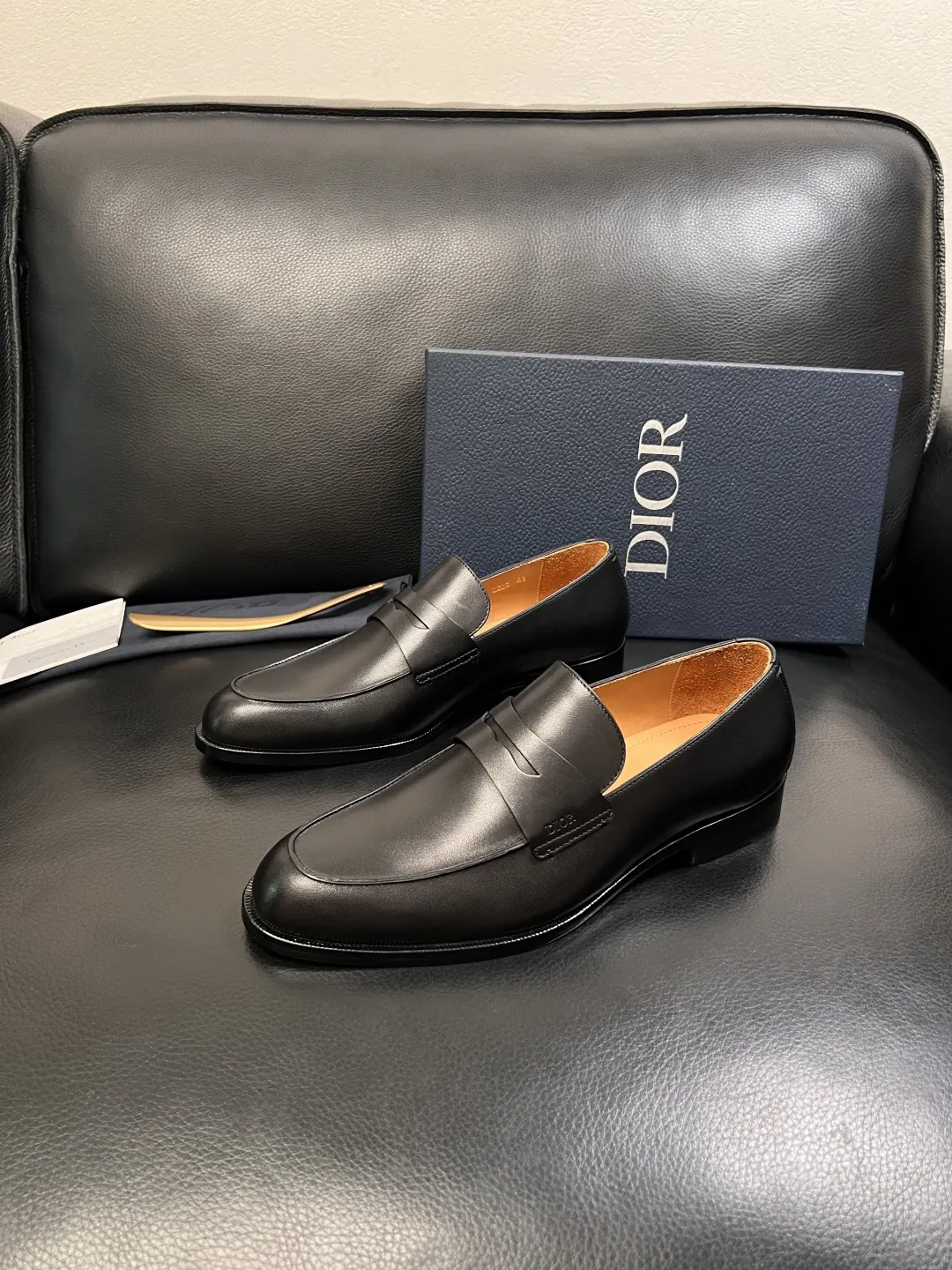 Dior 深棕牛皮乐福鞋 日常休闲款