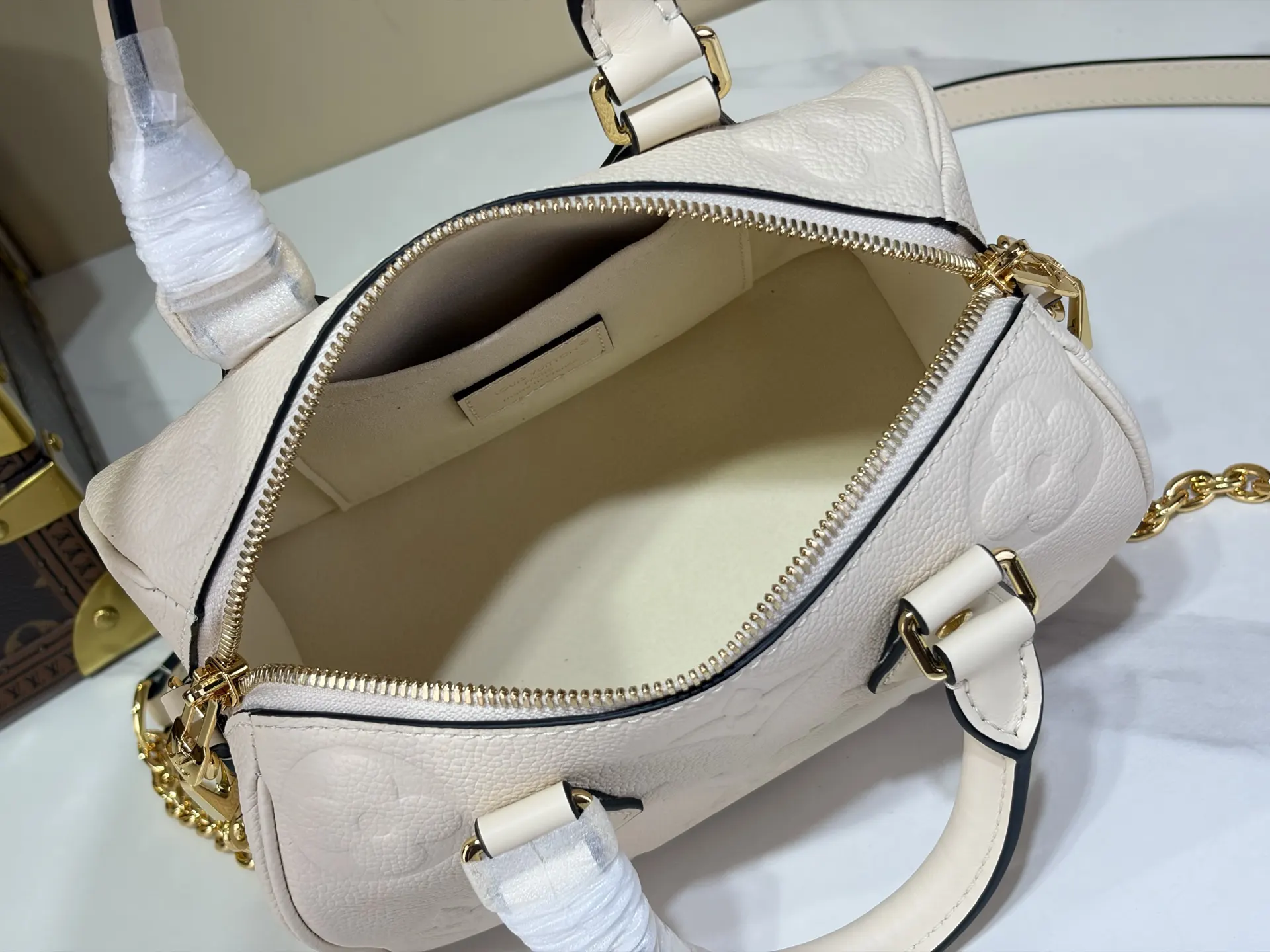 White Chain Bag