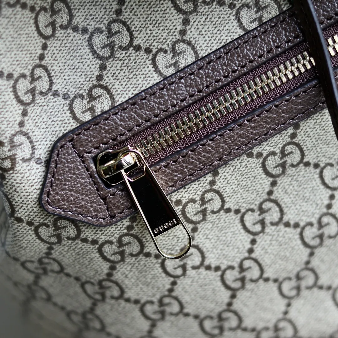Gucci 双肩包