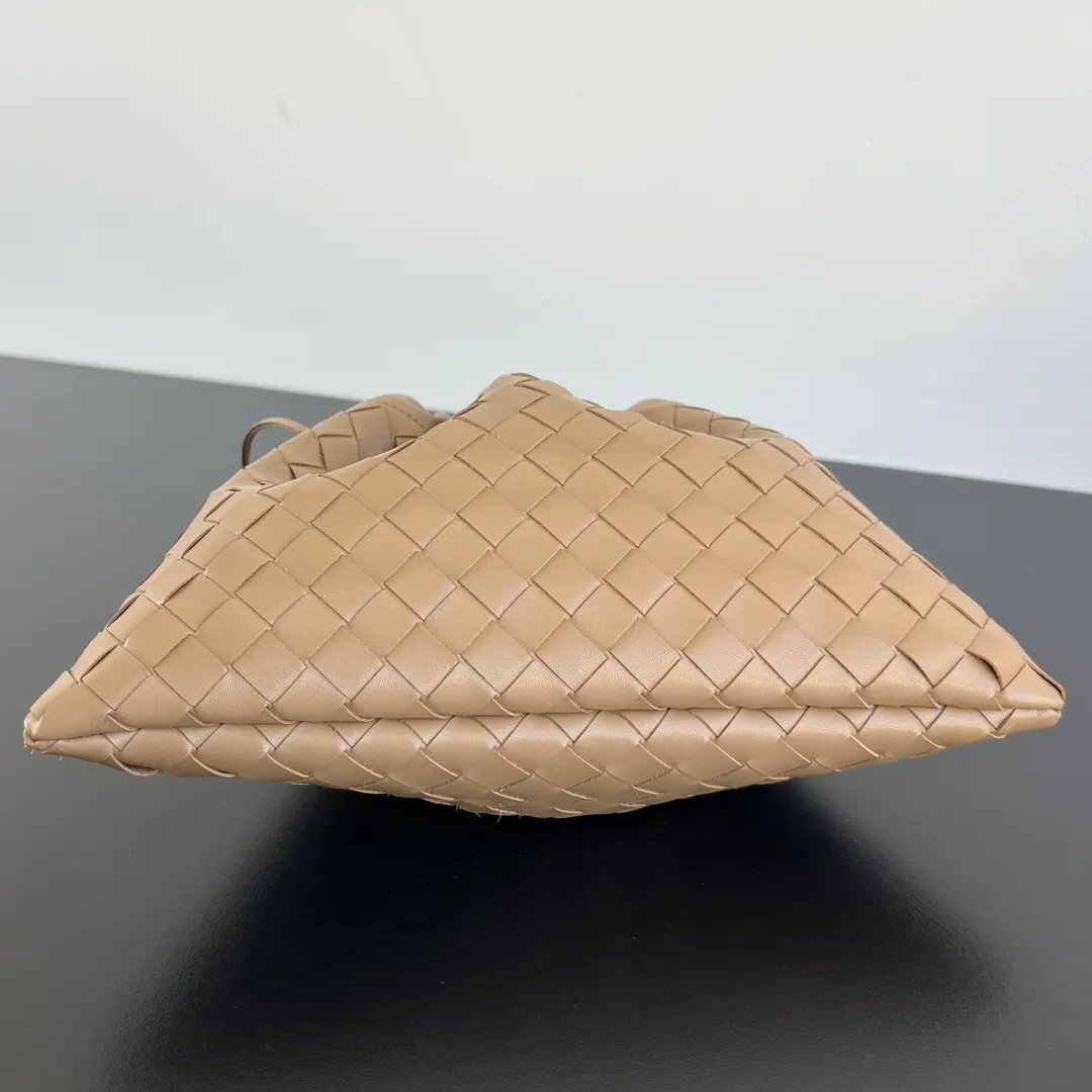 Bottega Veneta 牛皮 腋下包 復古腋下背款