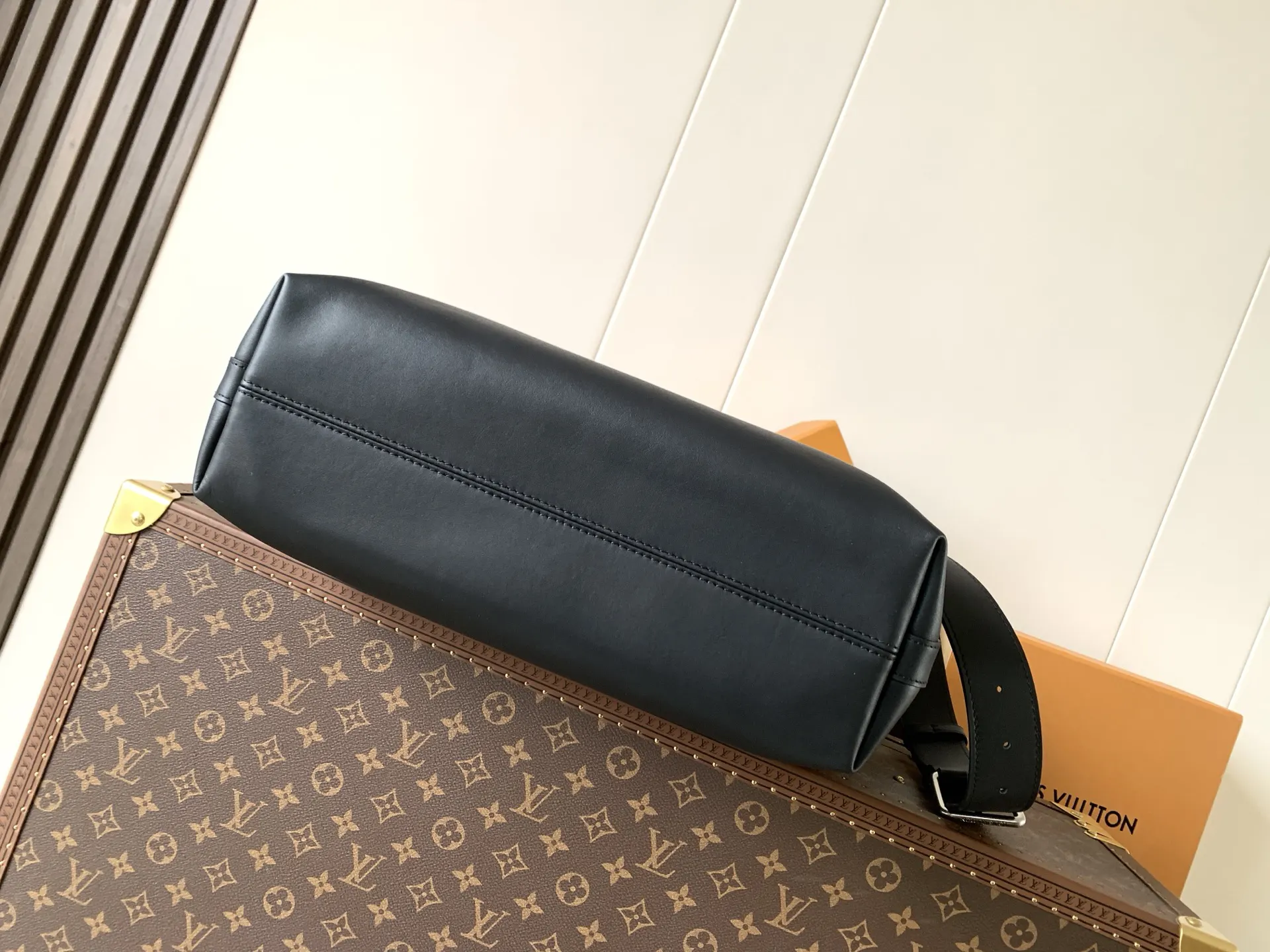 LV 黑色 牛皮手提包 精选款
