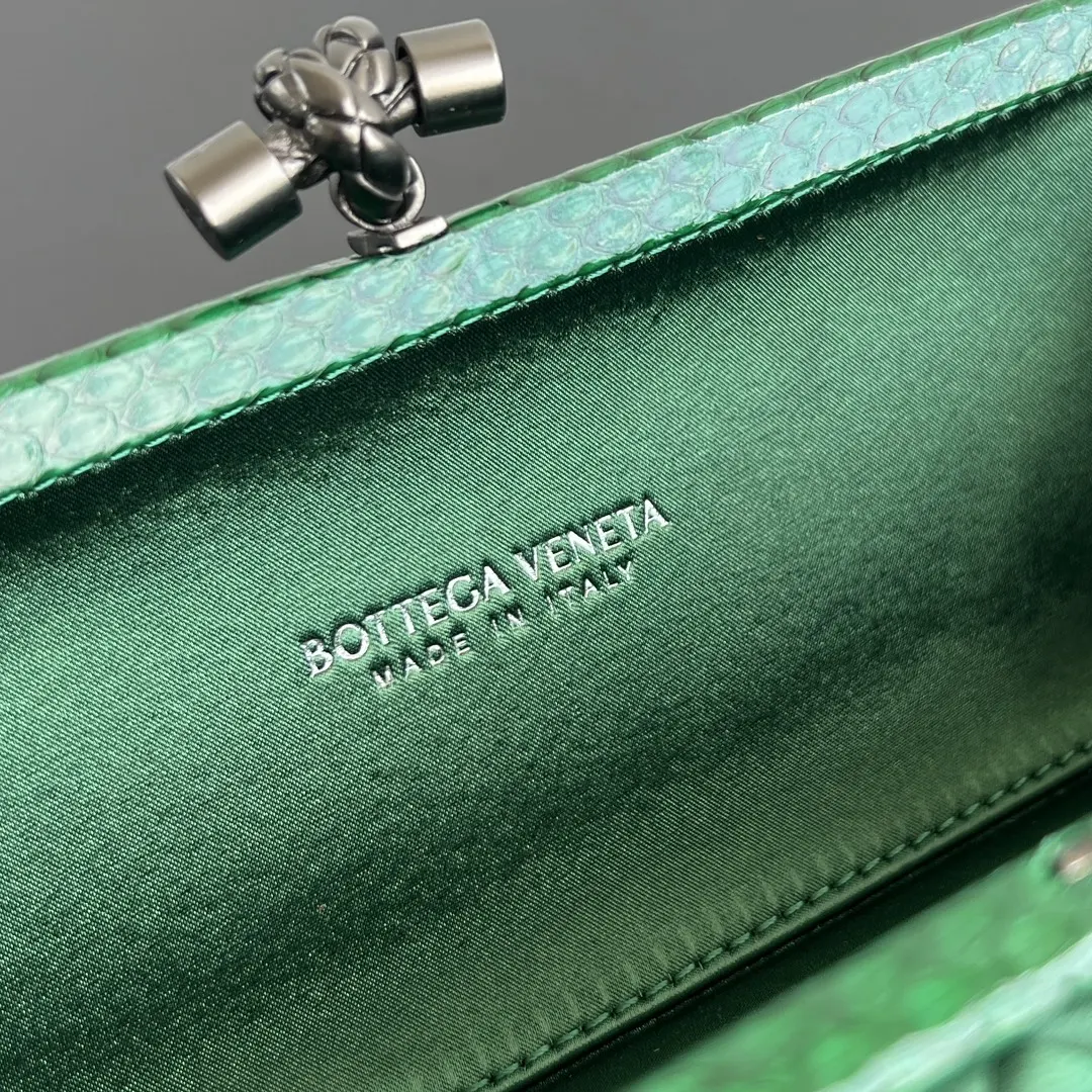 Bottega Veneta 化妝包 便携收納款