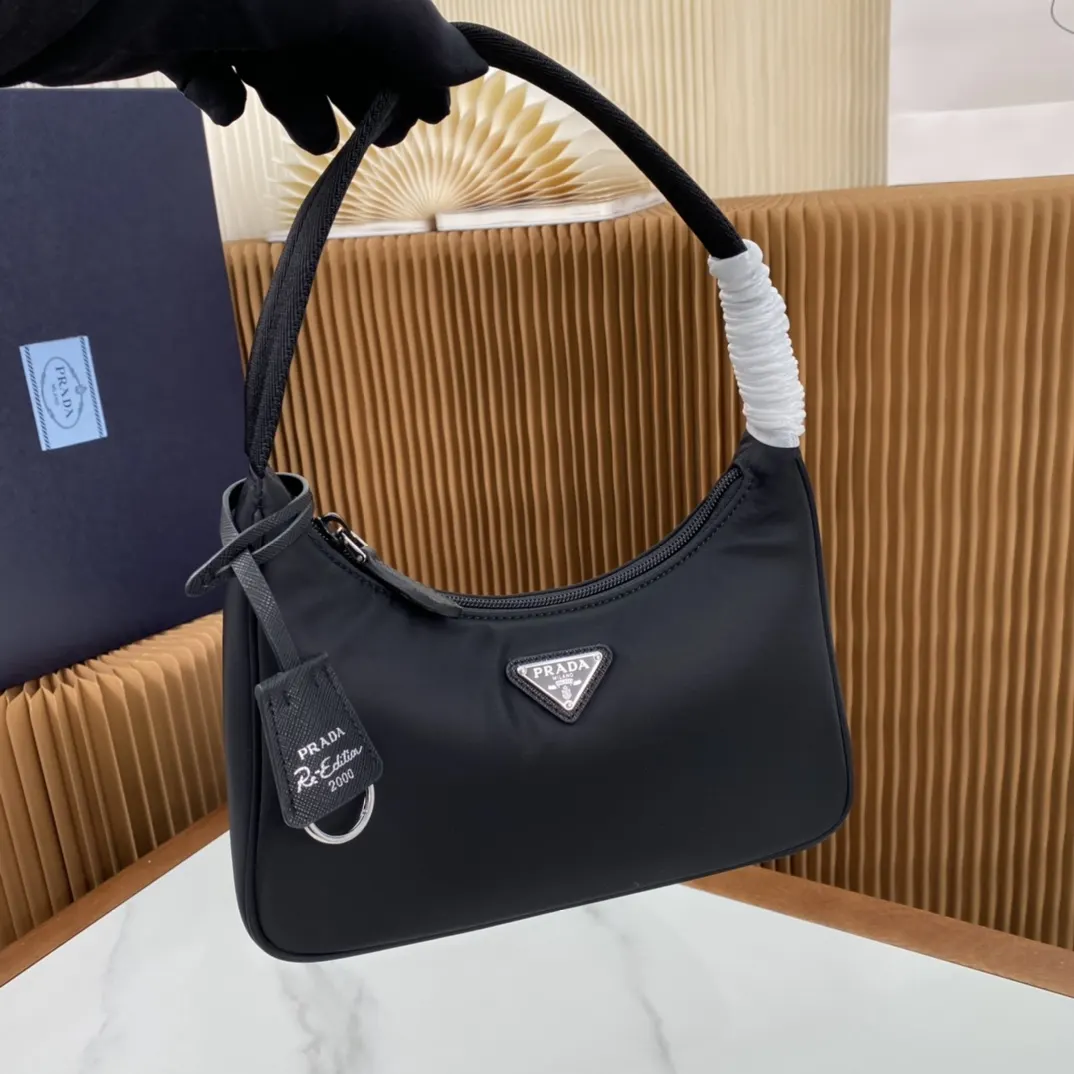 Prada Re-Nylon 1NE515 腋下包
