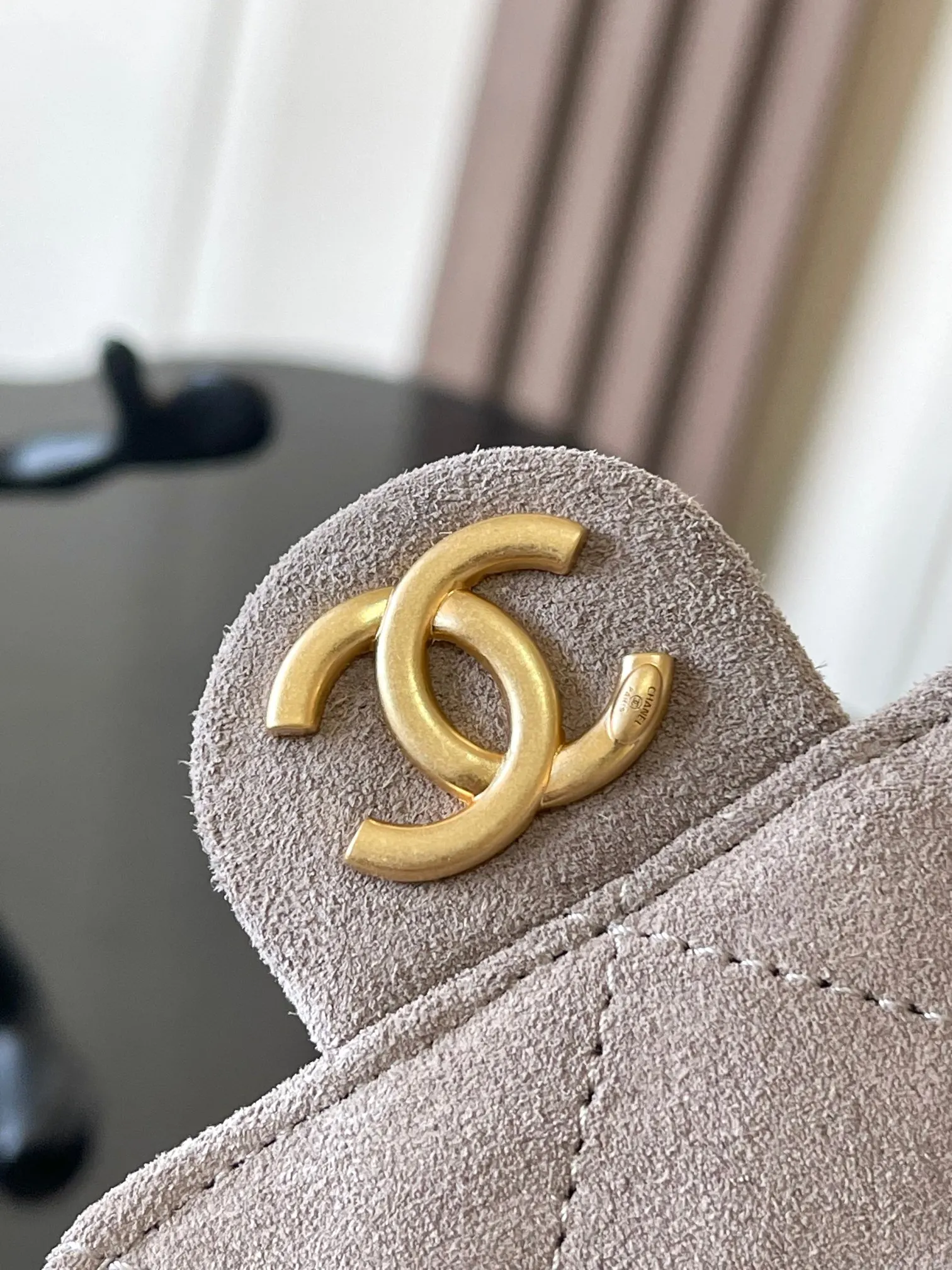 Chanel 米白色牛皮Hobo腋下包 金链