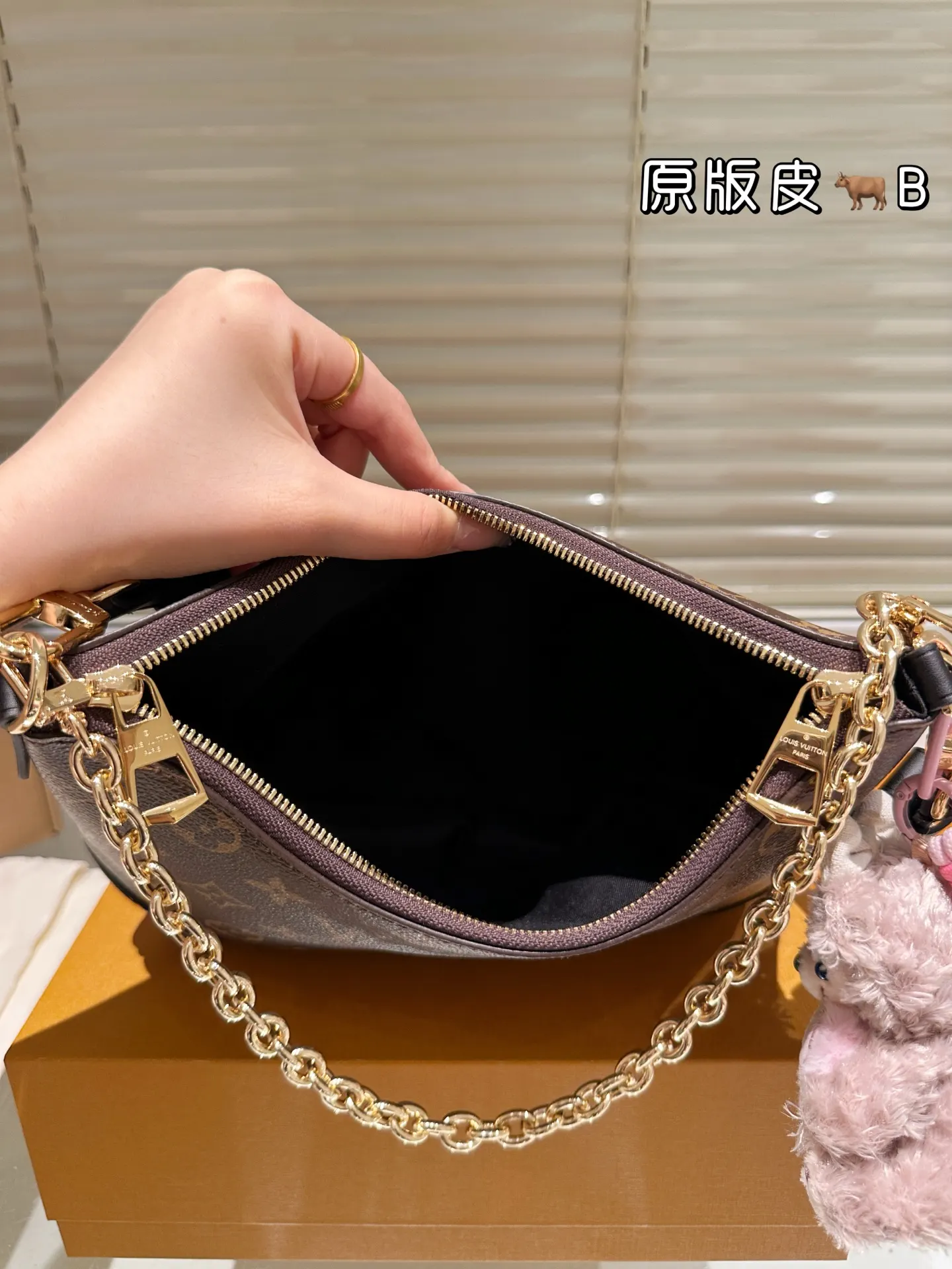 LV 老花 金色 牛皮 把肩带拆掉只用鏈條 雞就是个单问包 鏈條包 精致鏈條款