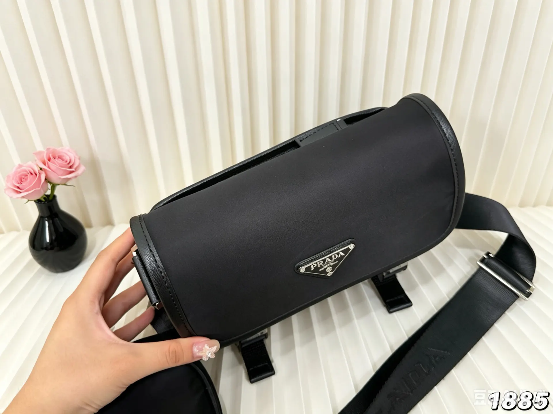 PRADA 邮差包 通勤百搭款