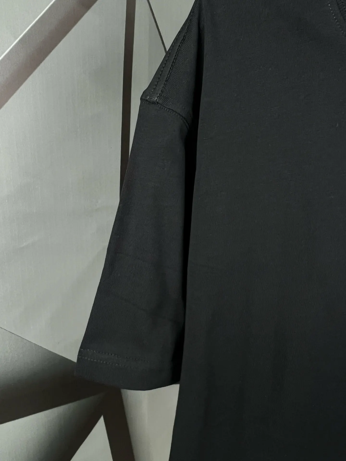 Balenciaga 26SS 刺绣 纯棉 短袖T恤 街头休闲款