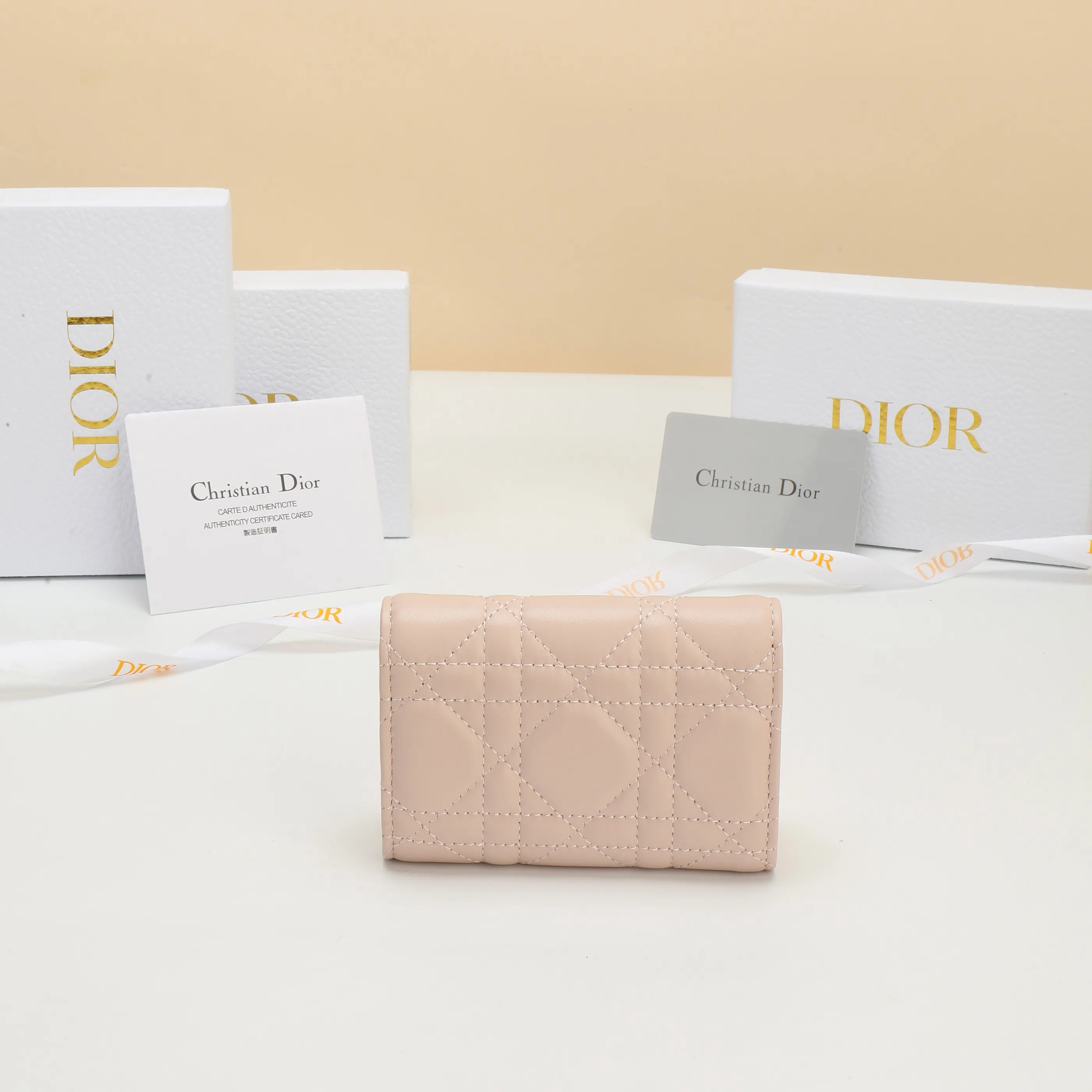 Dior Lady Dior 白色 皮革 钱包