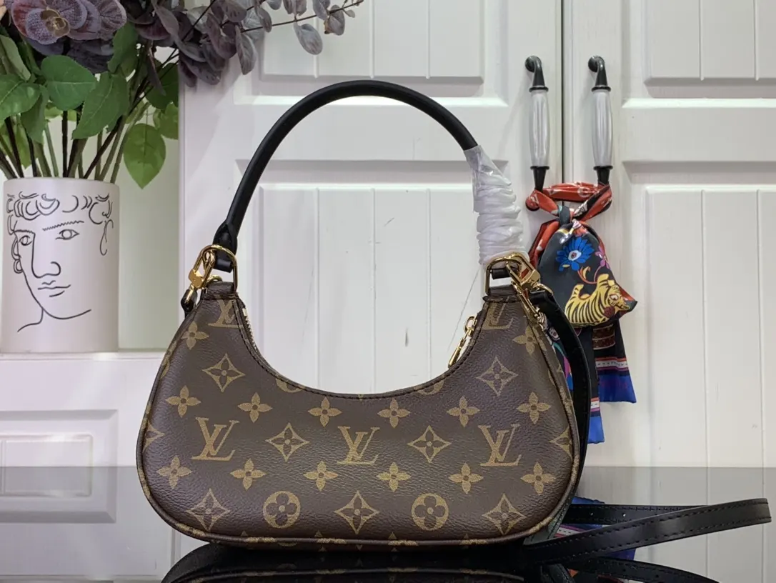 Chain Bag Leather