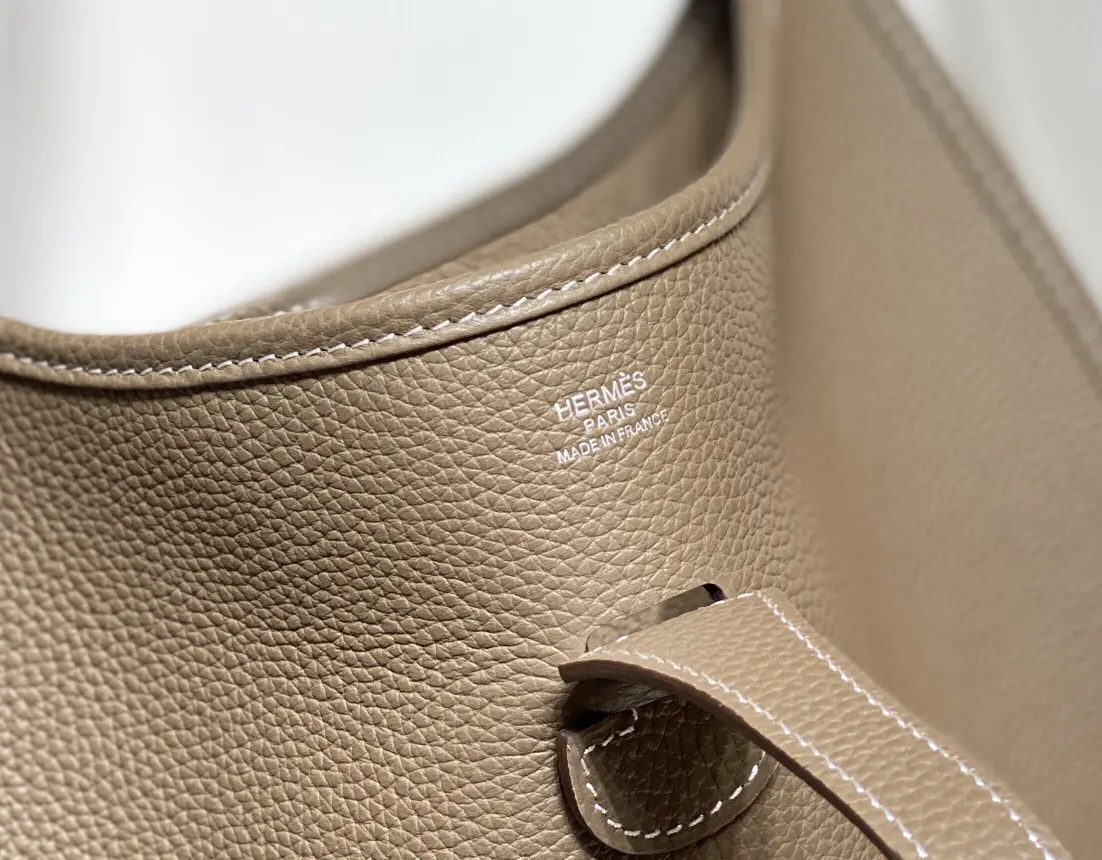 Hermès Evelyne 牛皮 斜挎包 29cm