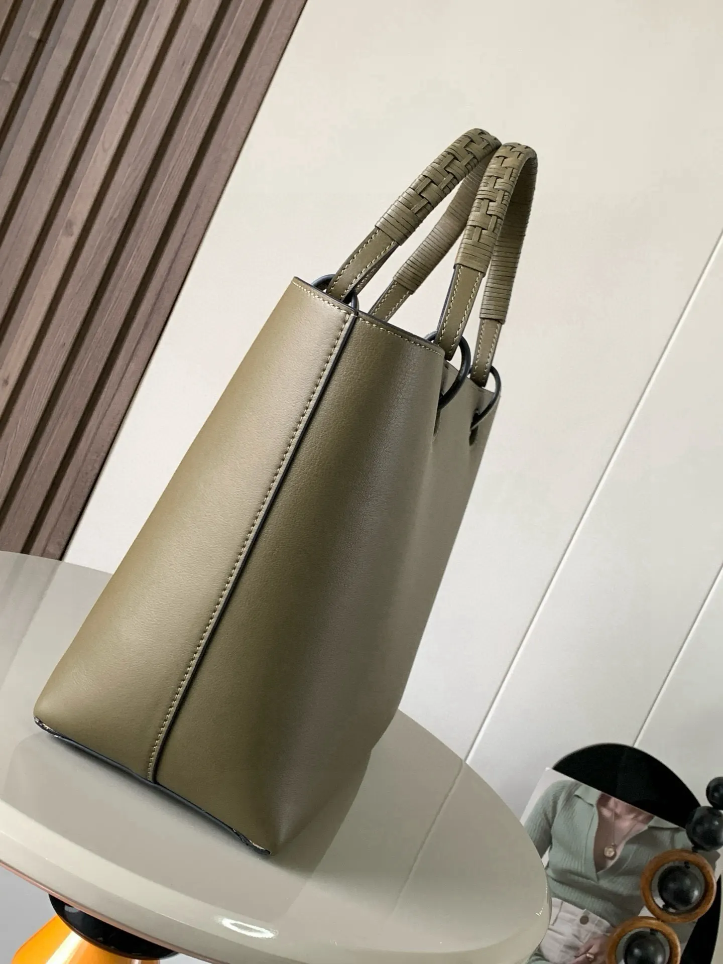 卡其 牛皮 中号牛皮革 Anagram Tote 手袋亚麻布拼接 托特包 大容量托特款