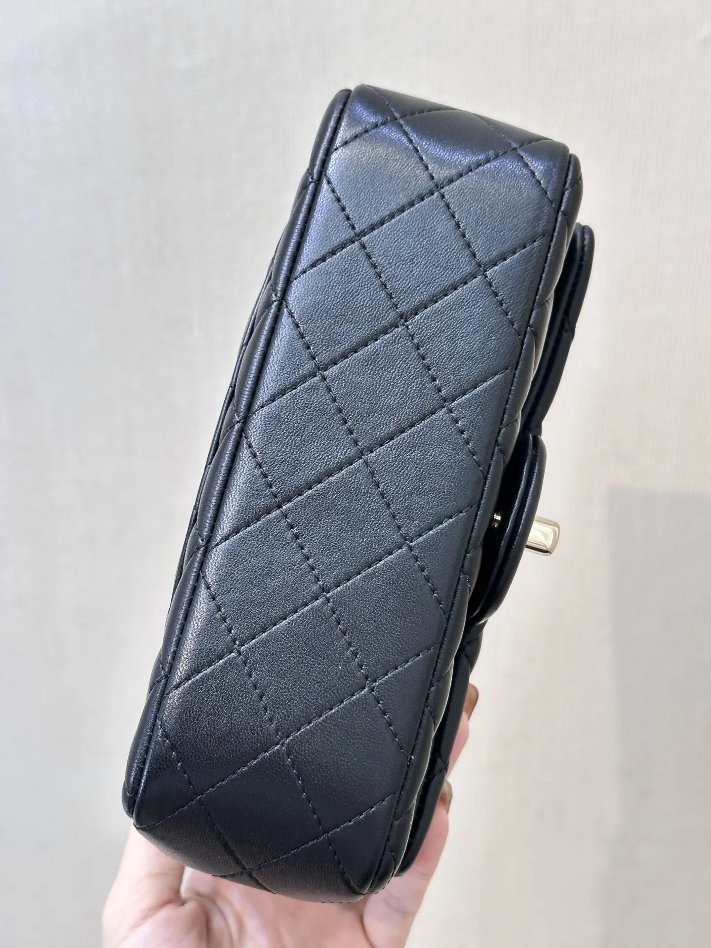 Chanel 菱格纹牛皮翻盖链条包 单肩斜挎 复古