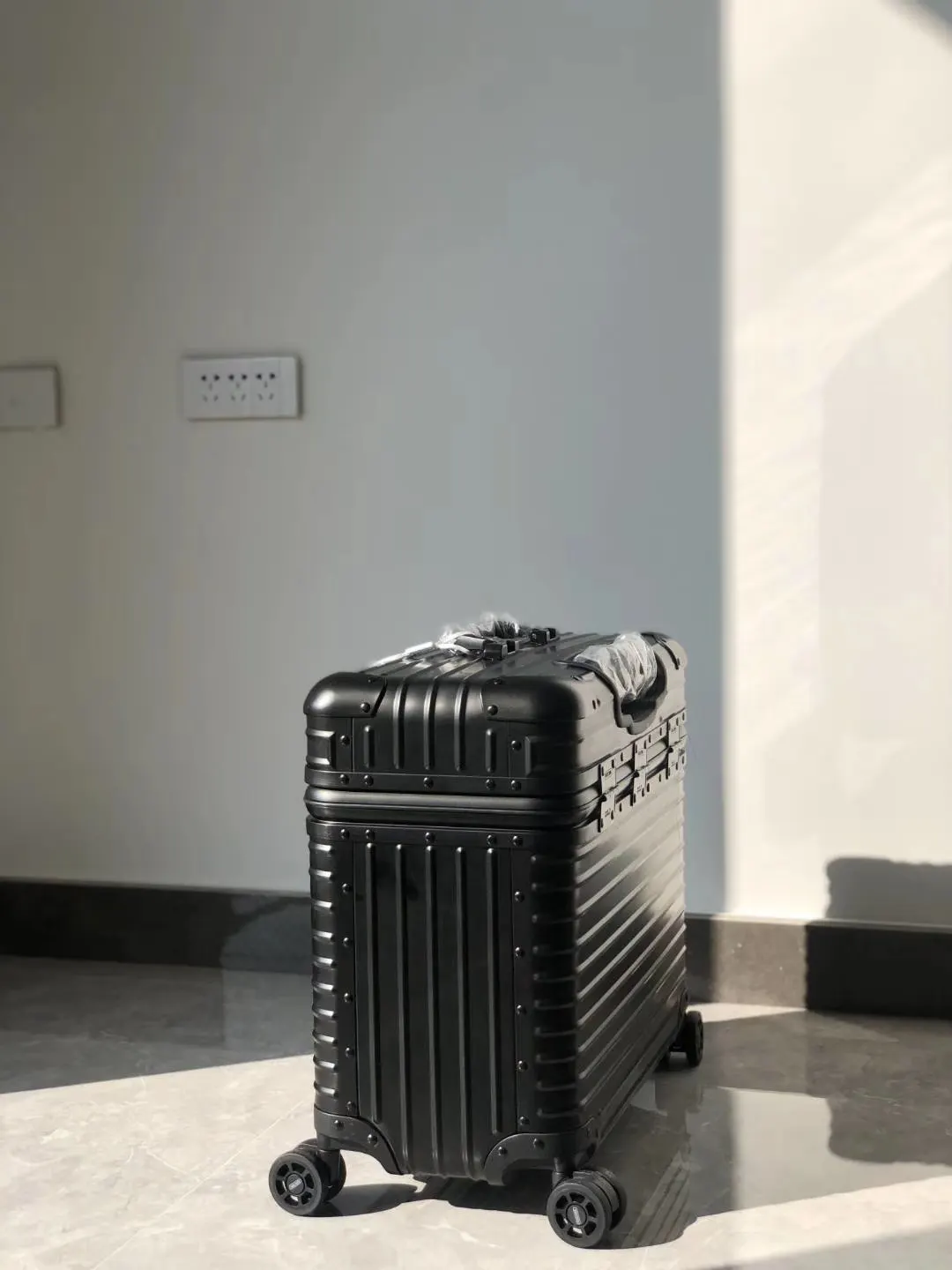 铝镁合金 机长箱 pilot 飞行员摄影箱机长箱行 行李箱 旅行拉杆款 轻便出行款
