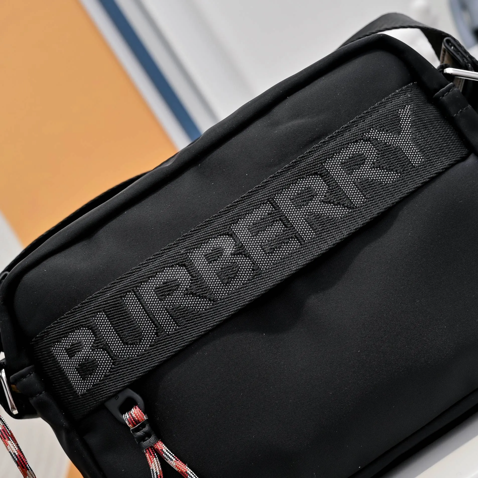 Burberry 帆布 巴宝莉男士单肩包相机包 斜挎包 轻便斜挎款