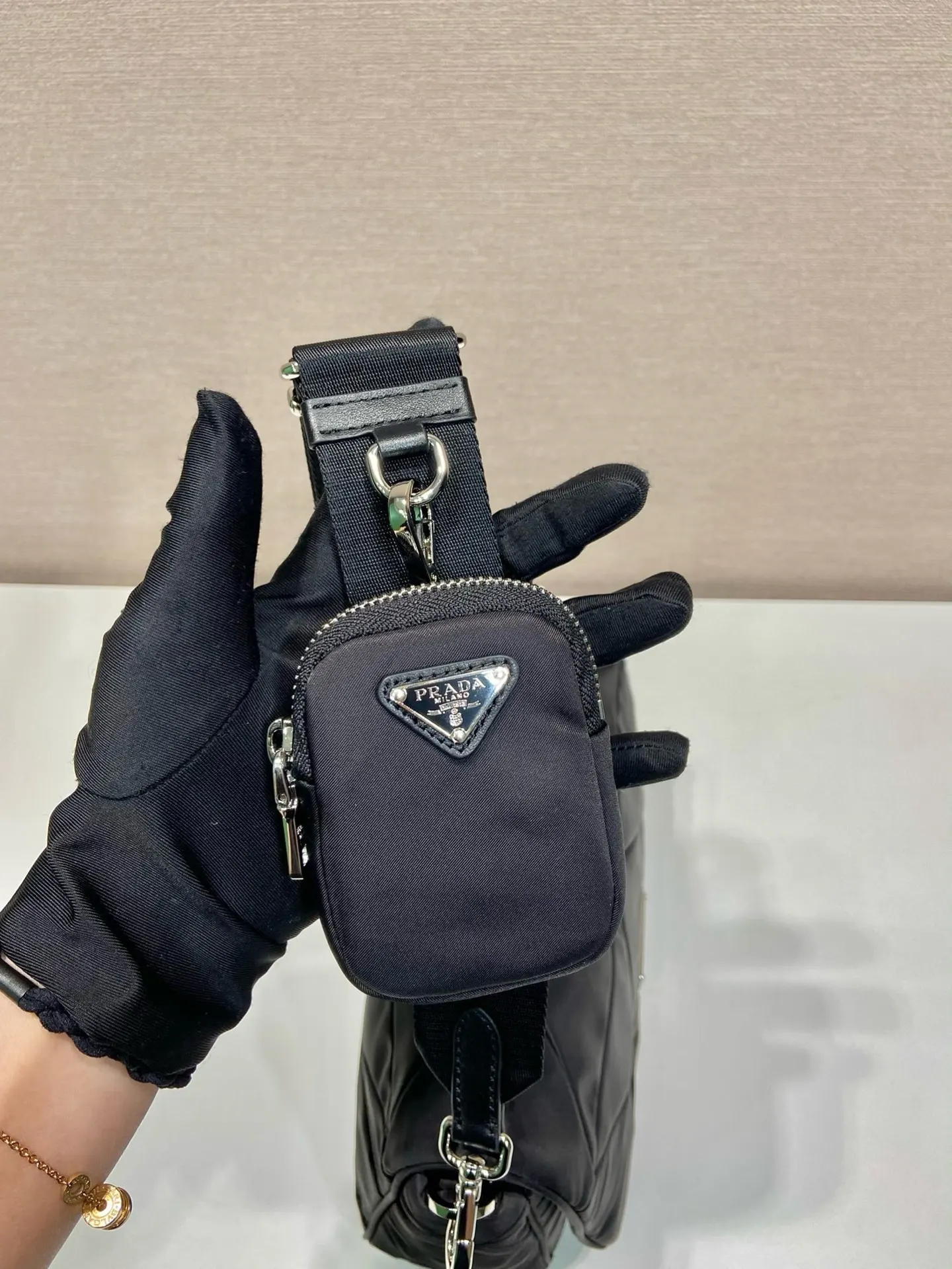 Prada Re-Nylon 钱包