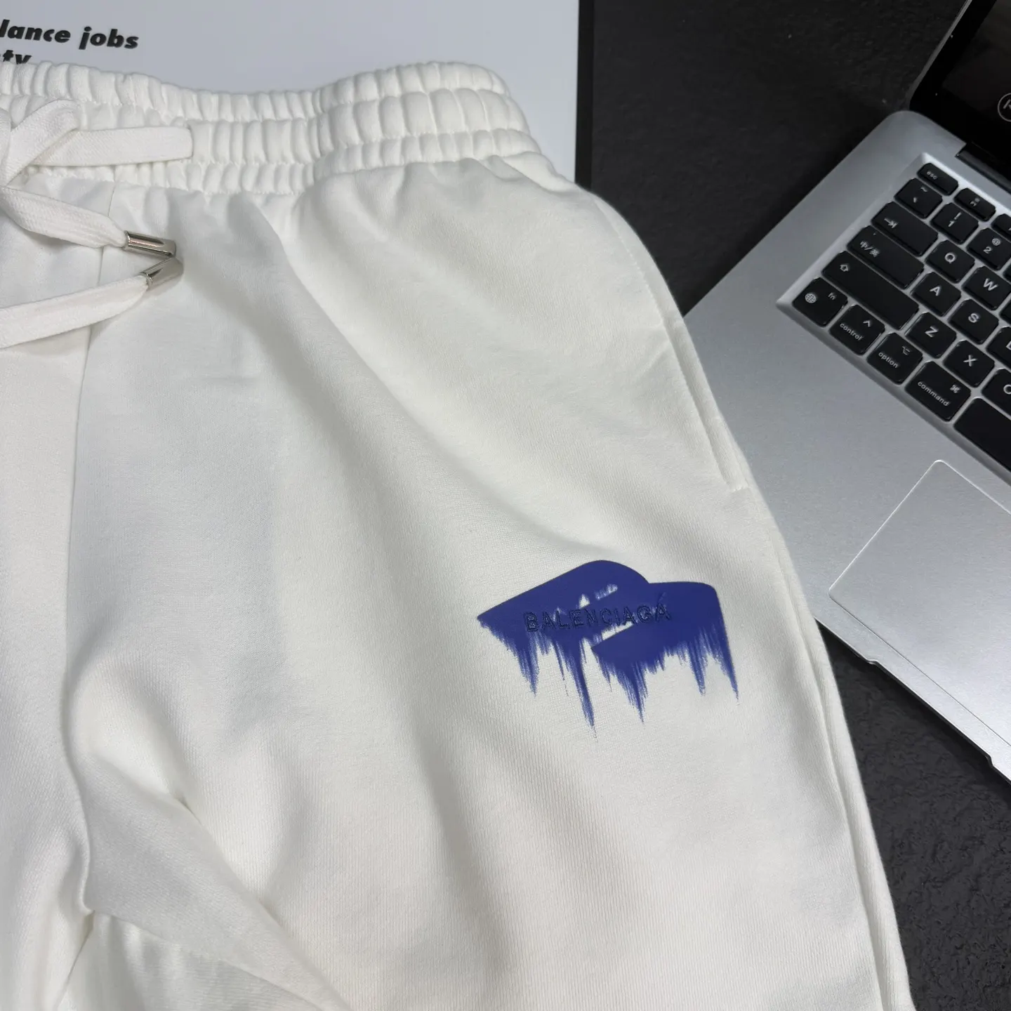 Balenciaga 白色 纯棉 Logo 短裤 宽松休闲