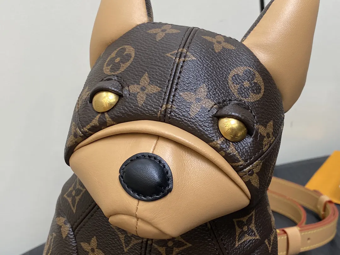 LV 老花 帆布 Lovers 名牌彰显 Pharrell Willi 斜背包 輕便斜挎款
