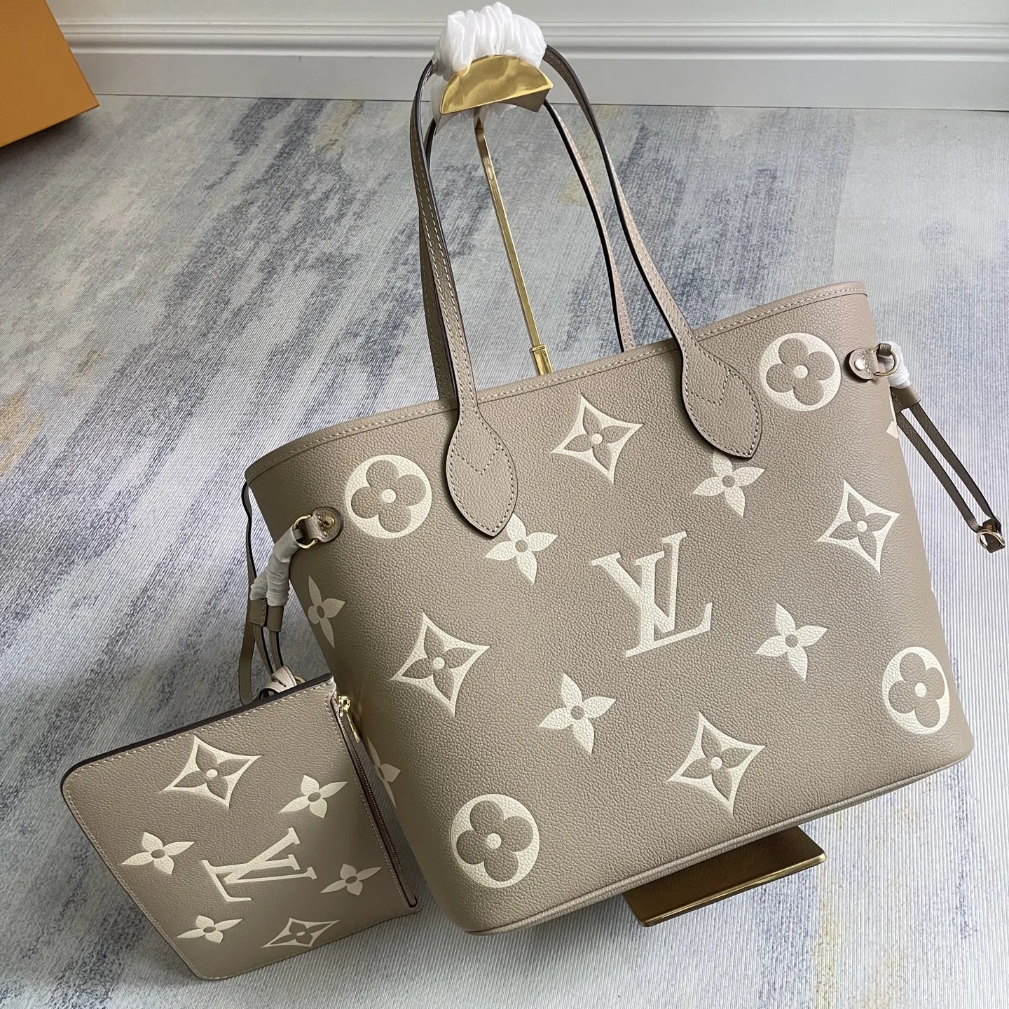 Neverfull 黑色 米白 手拿包 精致手拿款