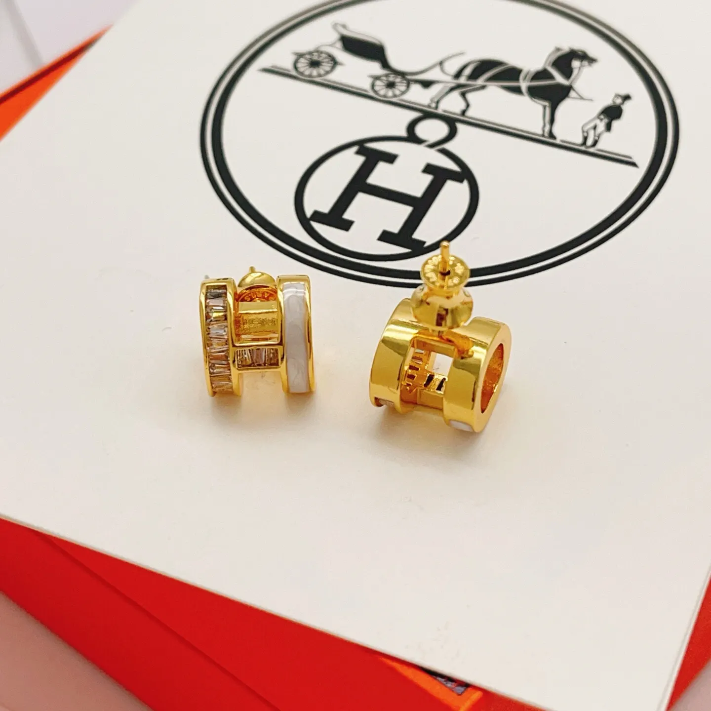 Hermes 金色 耳钉 小巧点缀款 款3