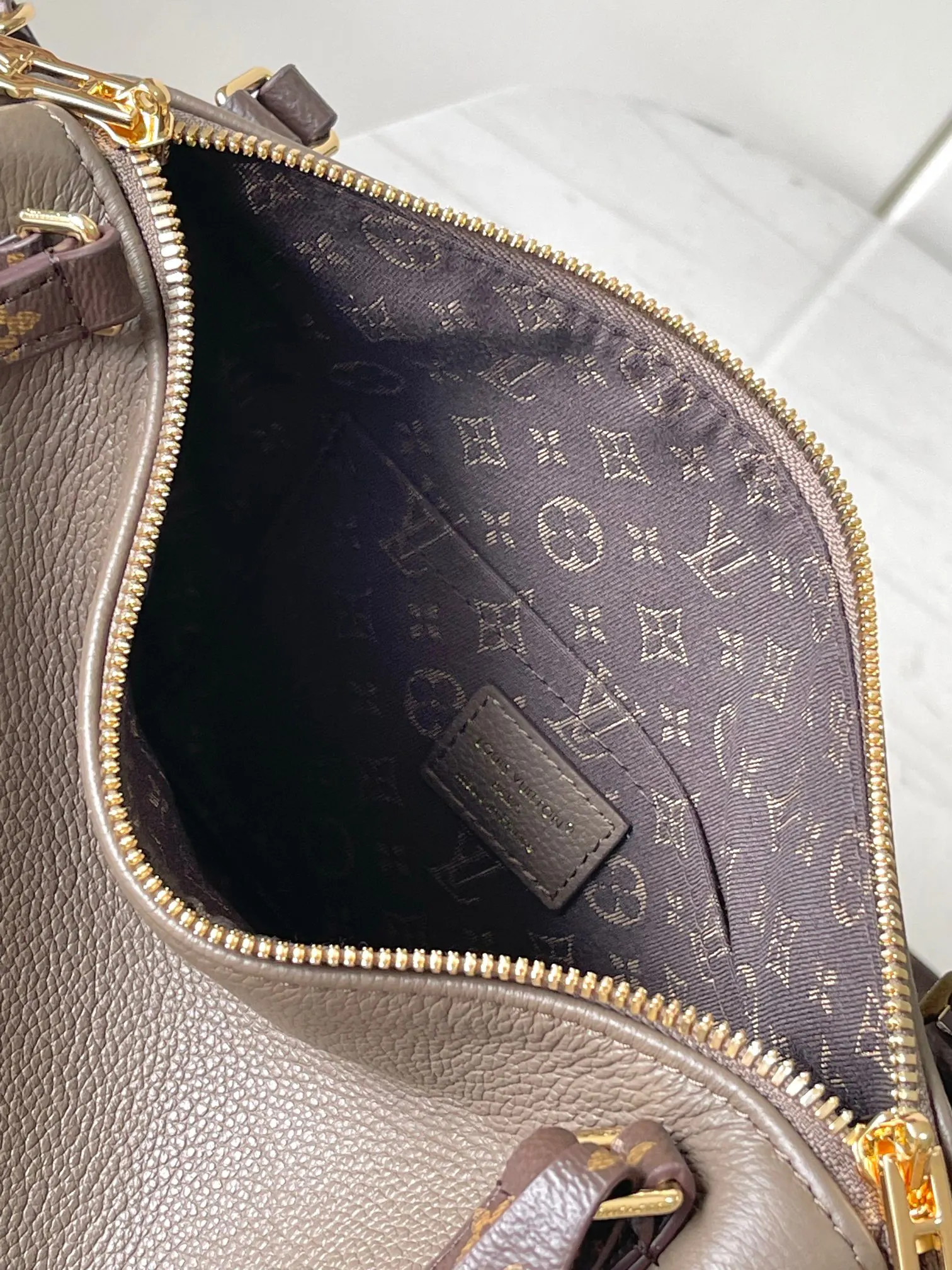 Louis Vuitton Black Fashion Item Travel Leather Image 9 Louis Vuitton Black Fashion Item Travel Leather Image 9