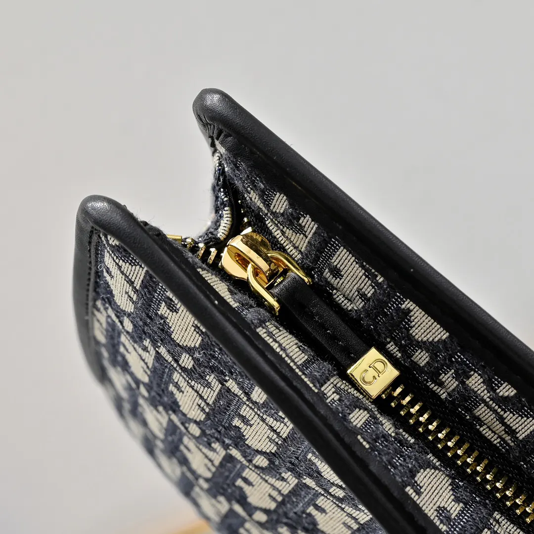Dior 黑色Oblique斜挎包
