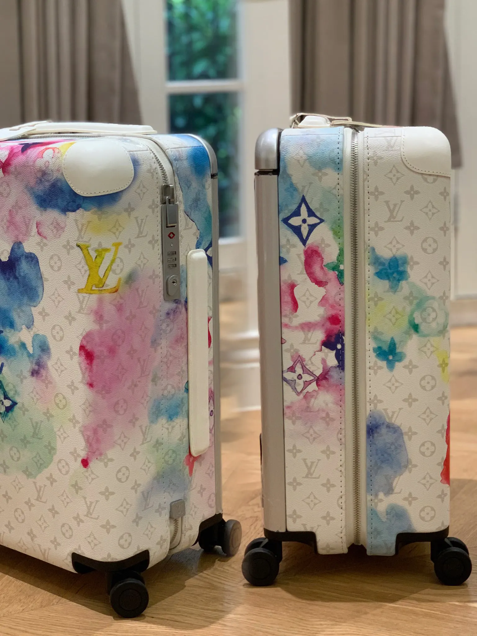 灰色 银色 拉杆真皮包裹 行李箱 旅行拉杆款 轻便出行款