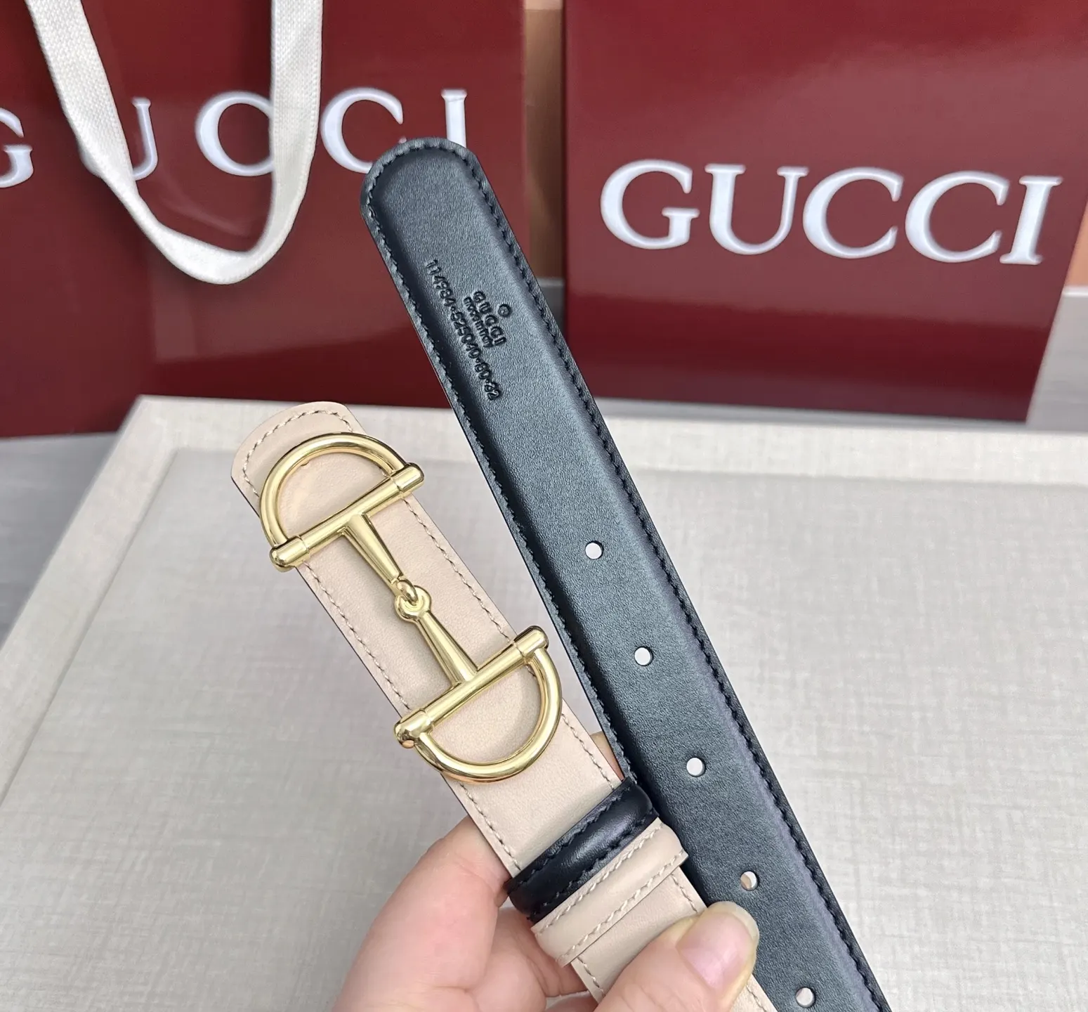 Gucci 双G扣牛皮腰带