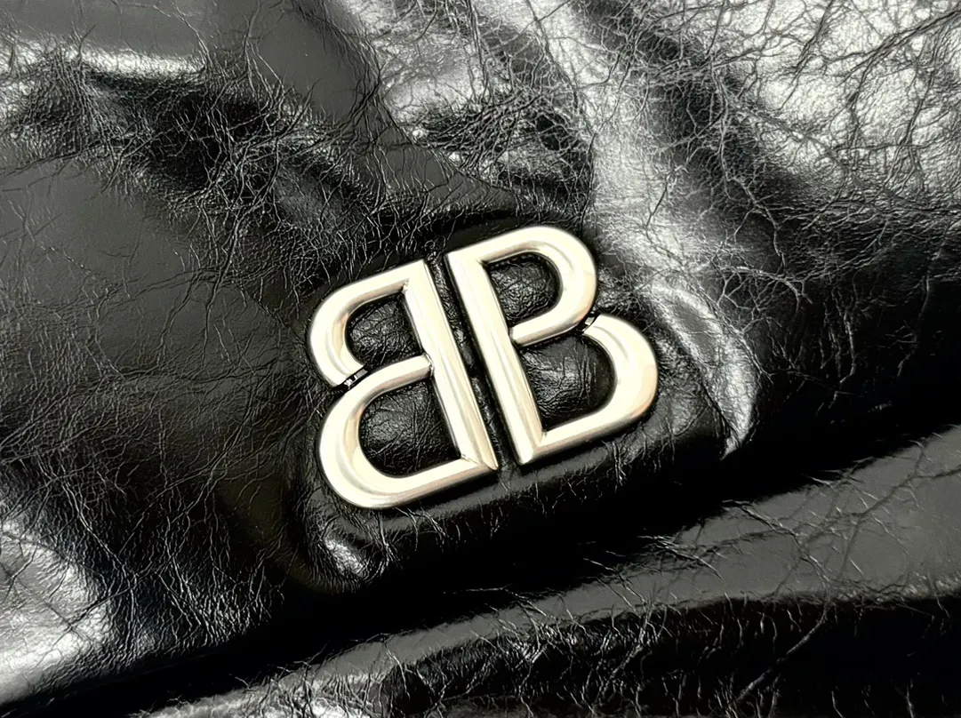 Balenciaga Monaco 黑银 牛皮 單肩包 日常搭配(數字7) Balenciaga Monaco 黑银 牛皮 單肩包 日常搭配(數字7)