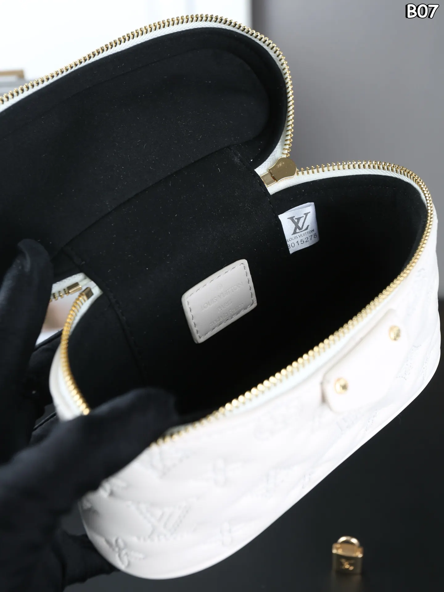 LV 皮革 Vanity 刺绣 包 盒 梳妆包单肩斜挎 饭盒包 链条包 精致链条款
