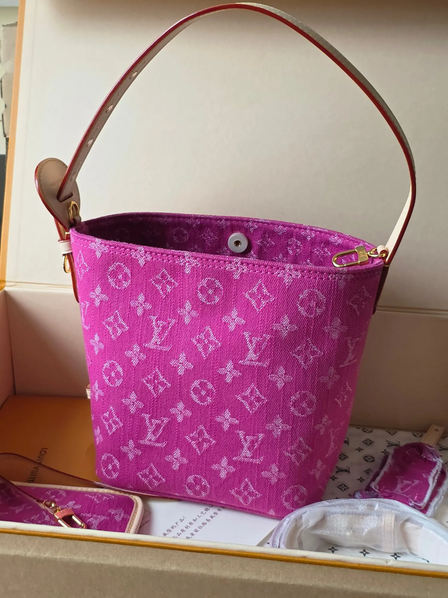 Louis Vuitton Red Bucket Bag Casual
