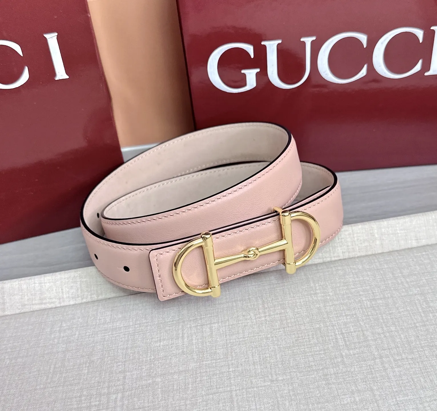 Gucci 双G扣牛皮腰带