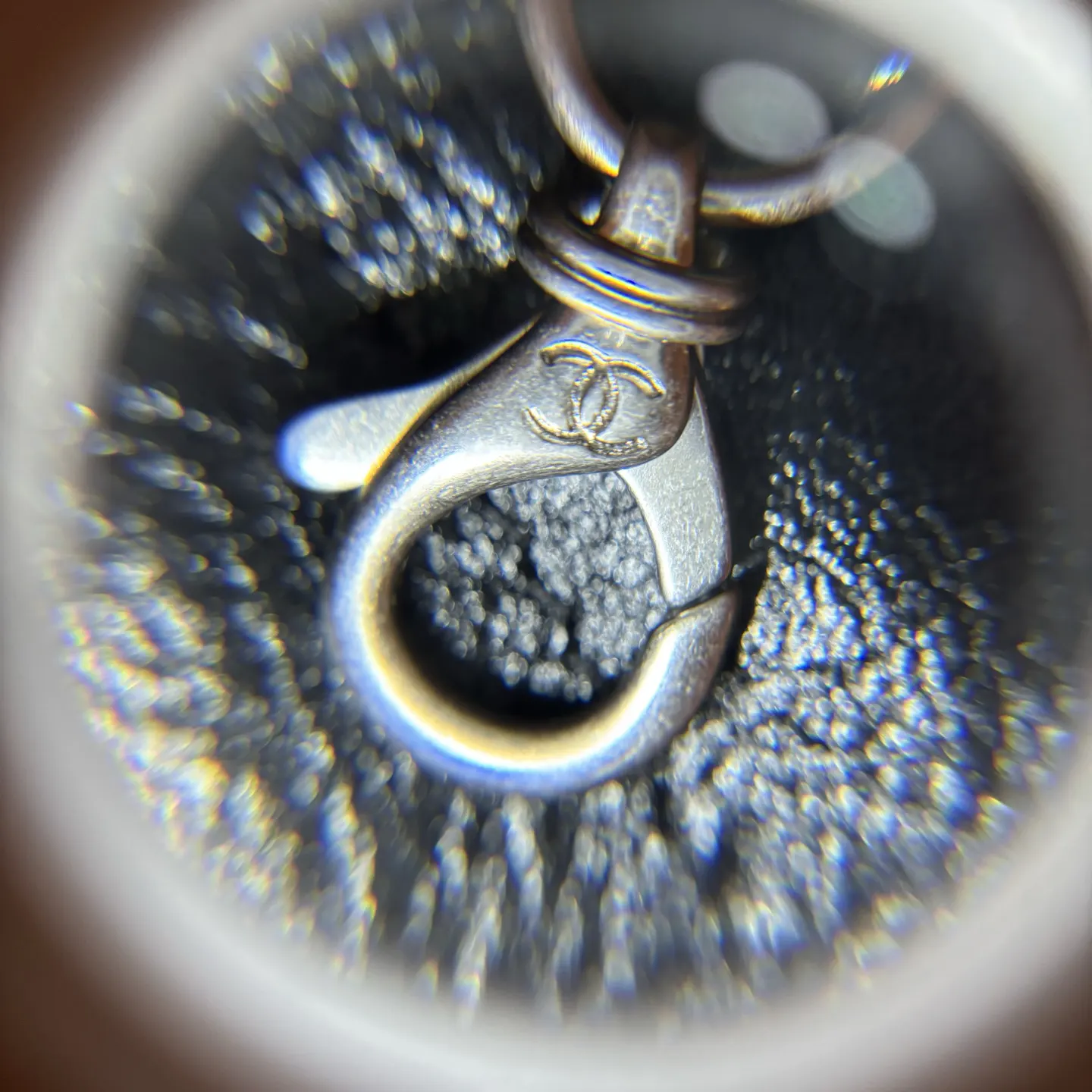 的五金不重 是铜为主 但是并不影响包的整体 托特包 大容量托特款