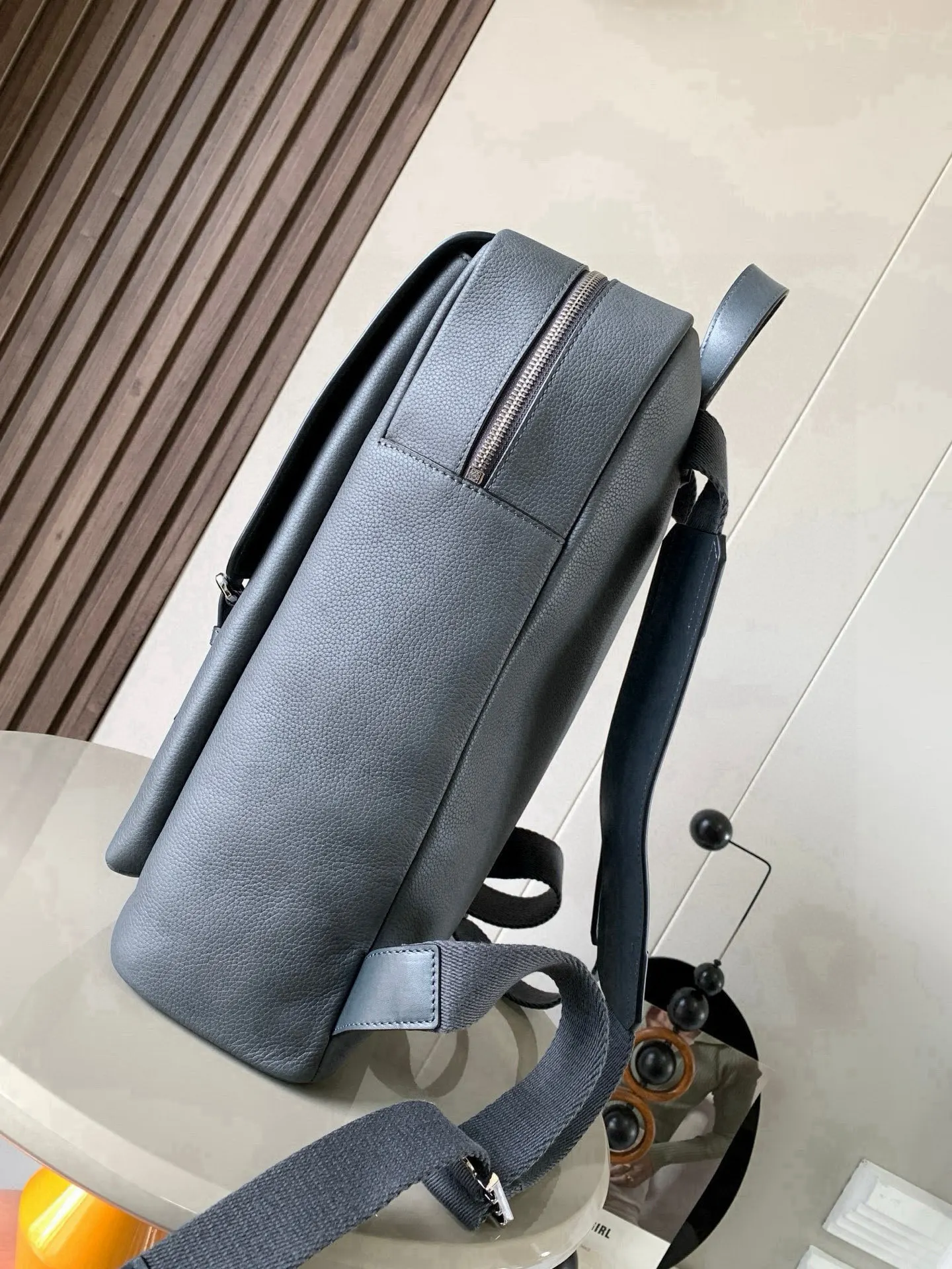 小牛皮 柔软粒面牛皮革军用 Military Backpac 双肩包 实用双肩款