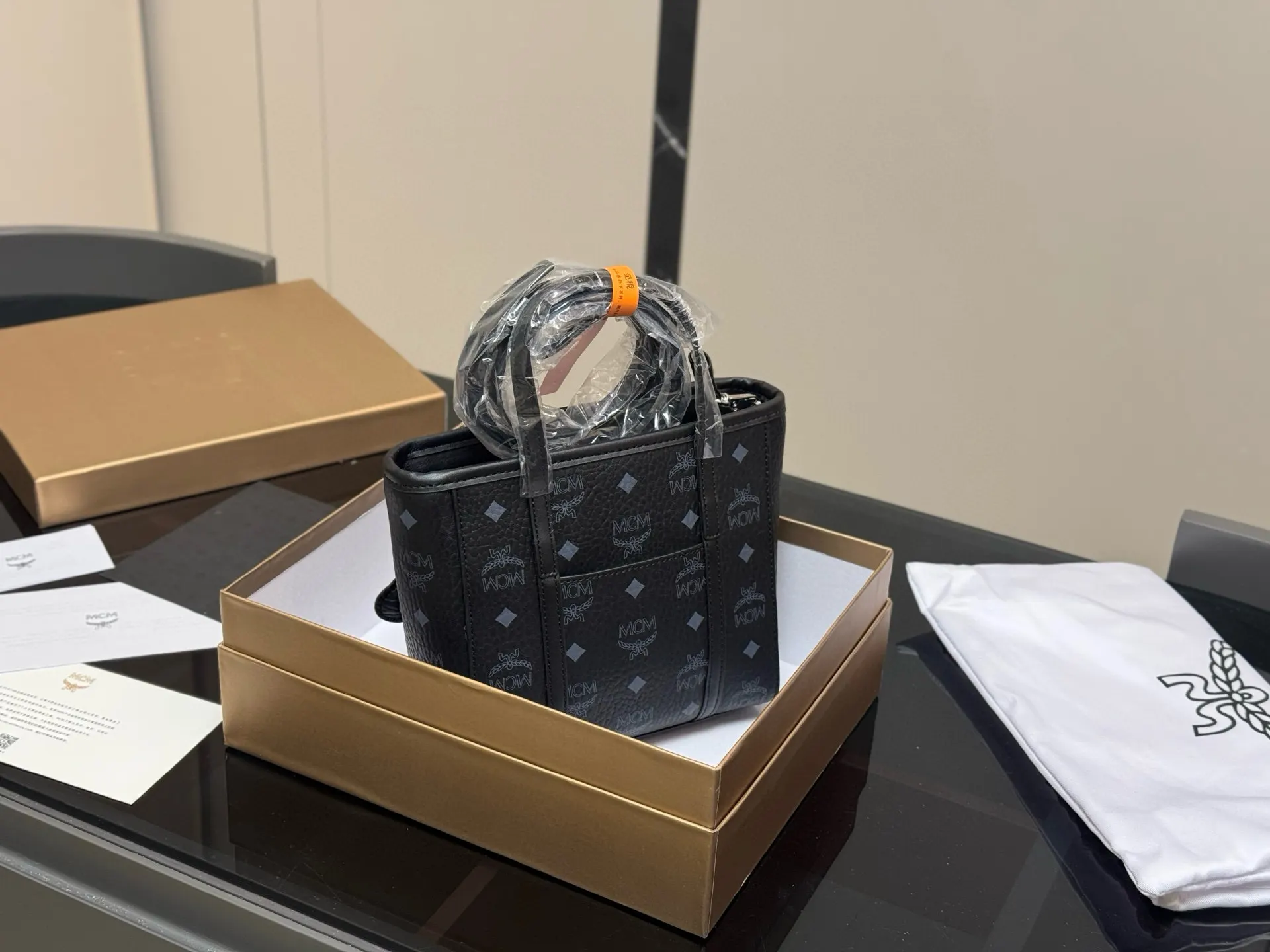 俏皮很百搭 赠送可爱的小狗掛件 斜背包 輕便斜挎款