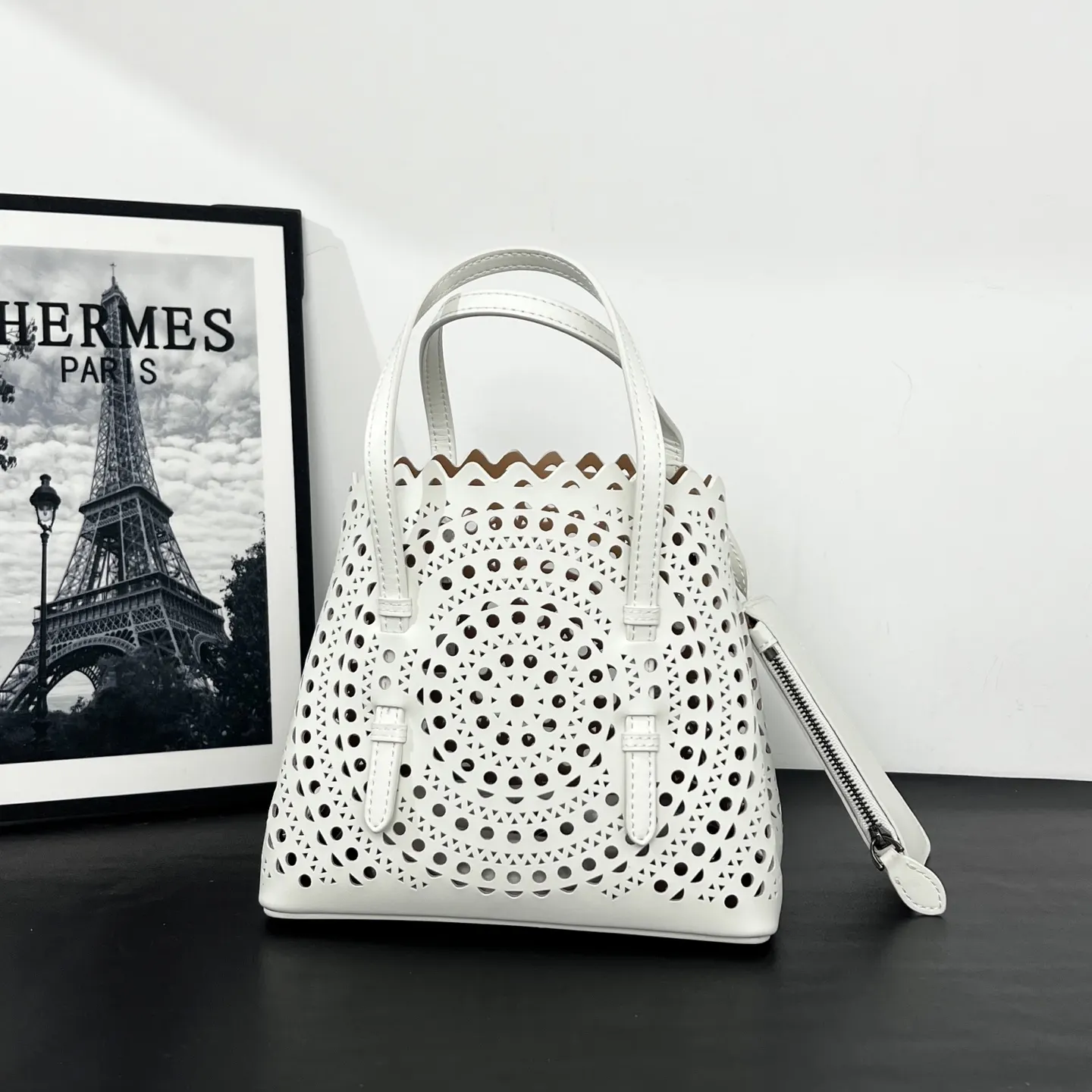 白色 牛皮 ALAÏA 中号 白色 ALAIA tote 托特包 大容量托特款